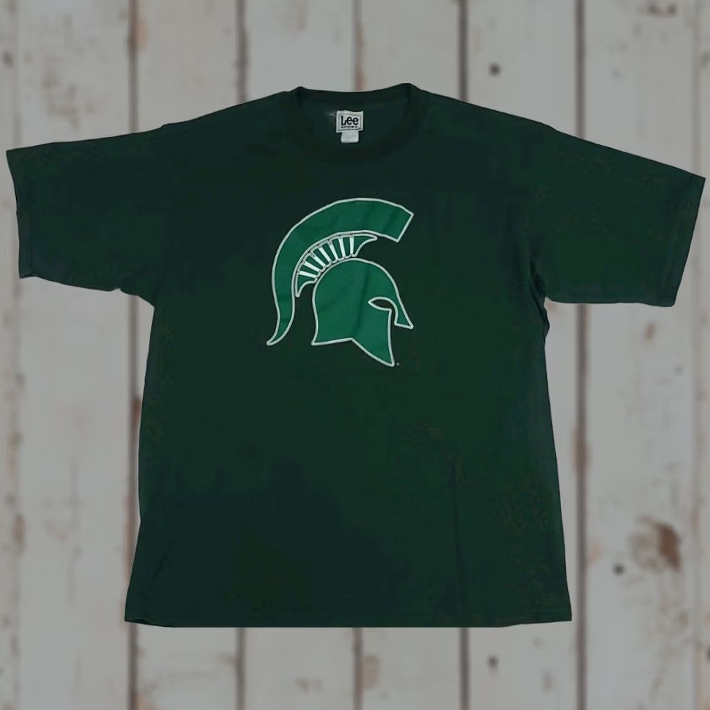 Vintage VINTAGE Michigan State Spartans Logo Print T Shirt Lee Sport USA Y2k Mens XL Green Crew Neck Short Sleeve Shirt Size US XL / EU 56 / 4 - 1 Thumbnail