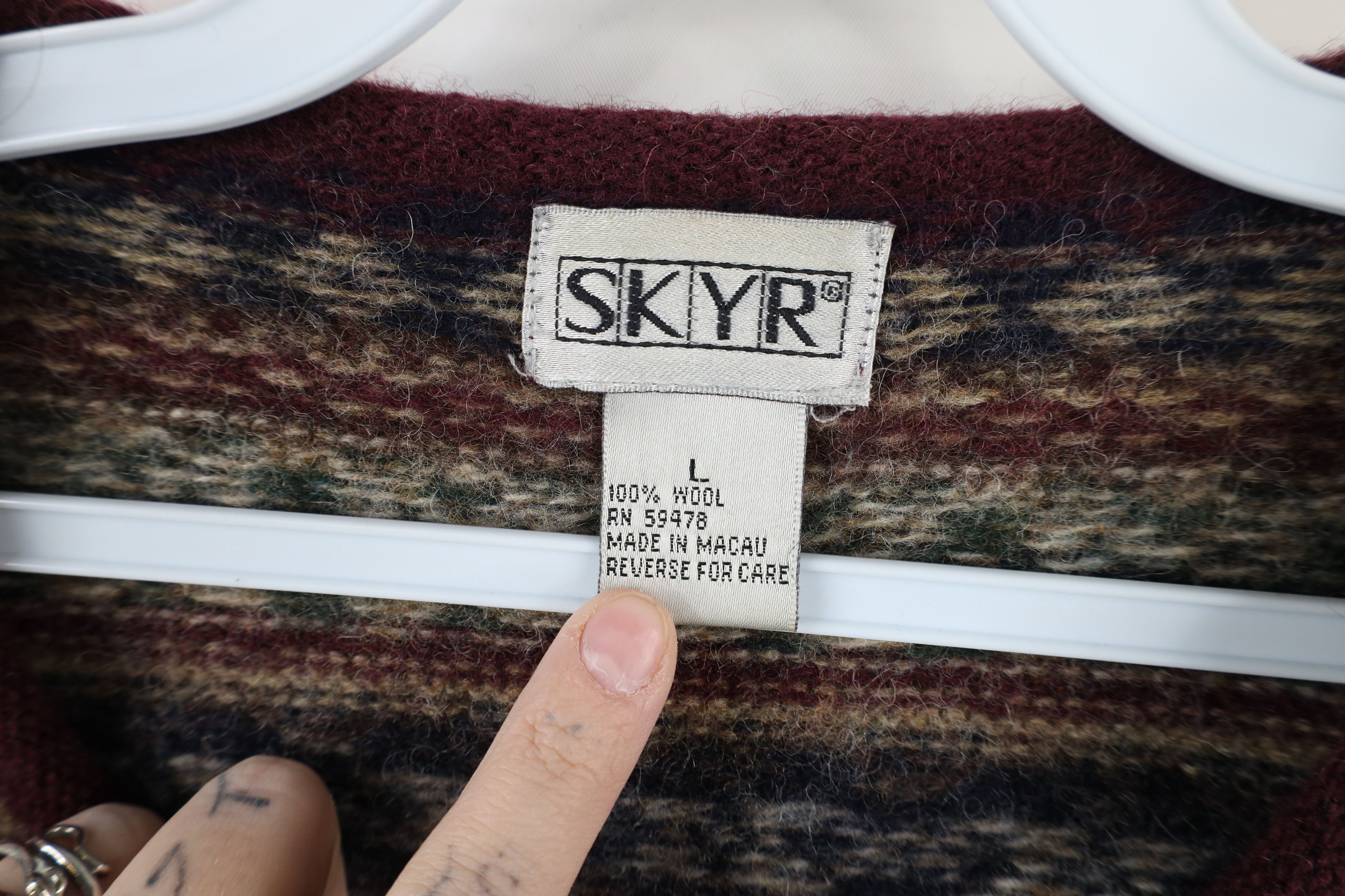 Vintage Vintage 90s Streetwear Wool Fair Isle Knit Cardigan Sweater Size L / US 10 / IT 46 - 8 Thumbnail