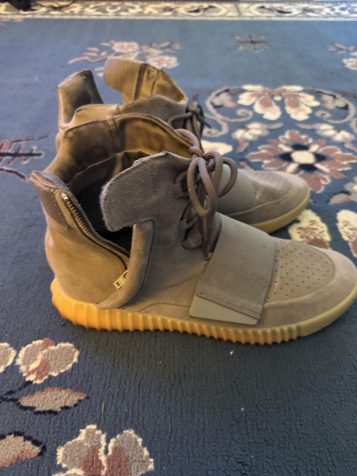 Adidas Yeezy 750 Size US 12.5 / EU 45-46 - 4 Thumbnail