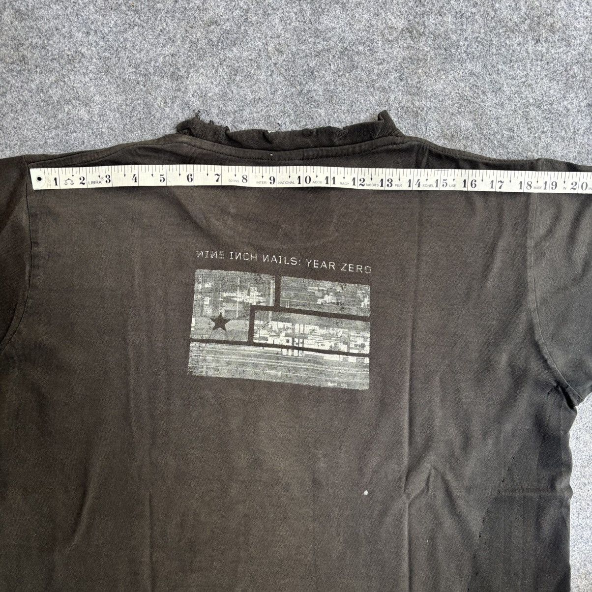 Band Tees Vintage Nine Inch Nails Year Zero T shirt Size US M / EU 48-50 / 2 - 7 Thumbnail