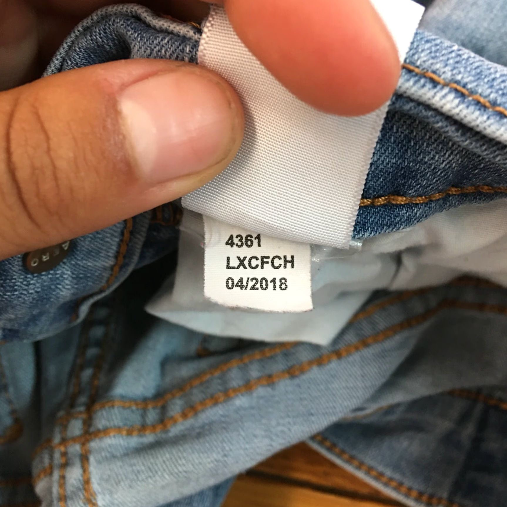 Vintage Aéropostale Jeans Women's Straight Denim Blue Size 8 30x29 Belt Loops 5-Pocket Regular Straight Leg Jeans 77% Cotton 21% Polyester 2% Spandex Size 30" / US 8 / IT 44 - 7 Thumbnail
