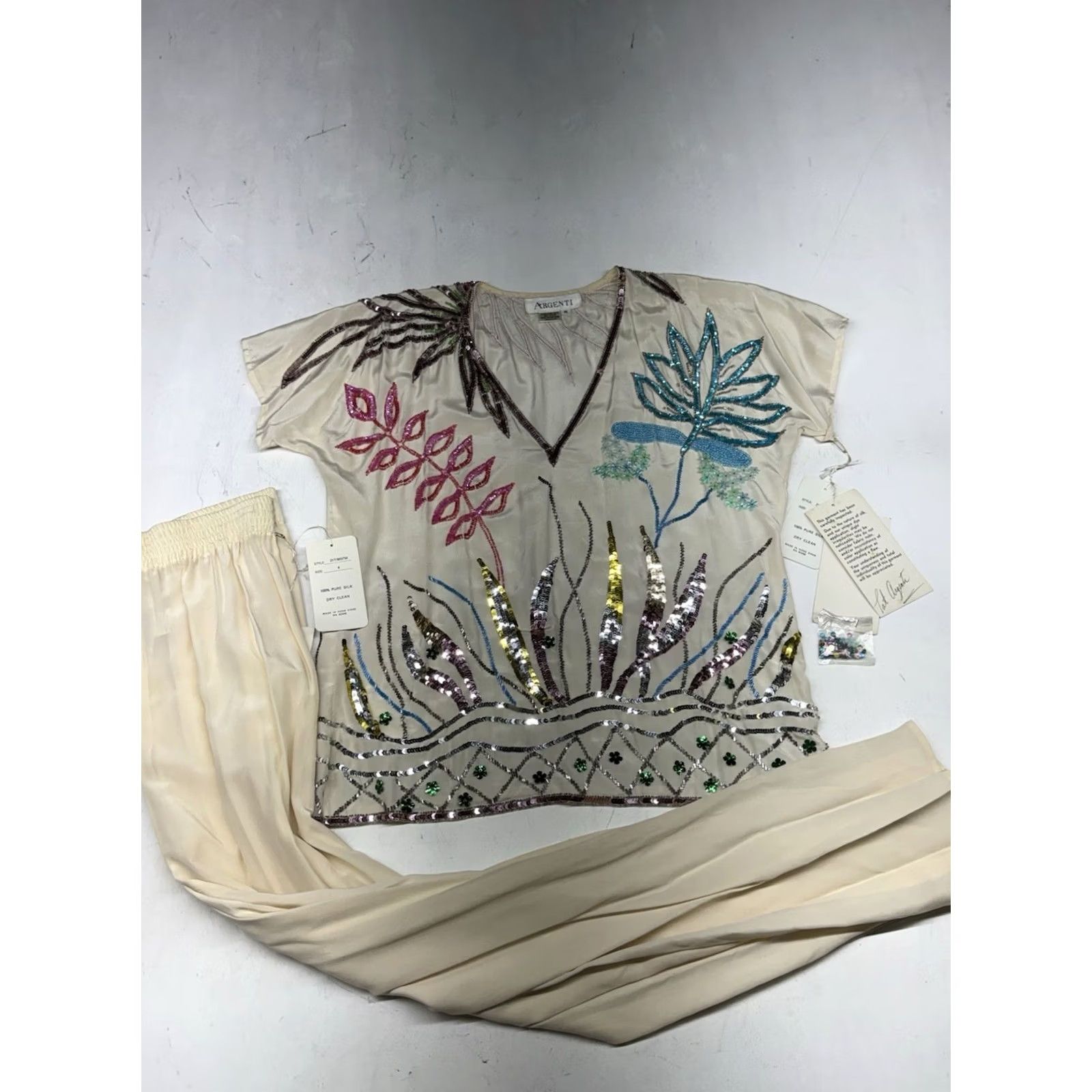 Vintage VINTAGE 80s Beaded Silk Floral Pajama Lounge Suit Argenti Ivory Women's M Silk Boho Cream Sequin Floral 1980s Womens Size M / US 6-8 / IT 42-44 - 2 Thumbnail