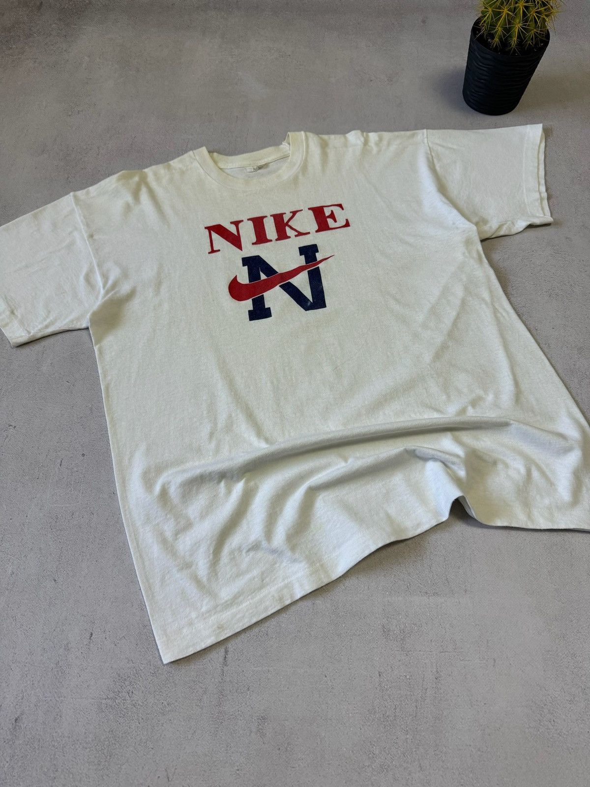 Nike × Vintage Vintage Nike T Shirt Tee Big Logo Baggy Retro Design Y2K 90s Size US L / EU 52-54 / 3 - 2 Thumbnail
