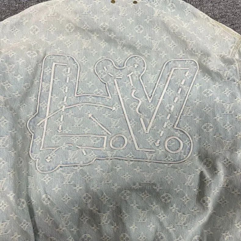 Louis Vuitton Louis Vuitton NBA. Size US L / EU 52-54 / 3 - 3 Thumbnail