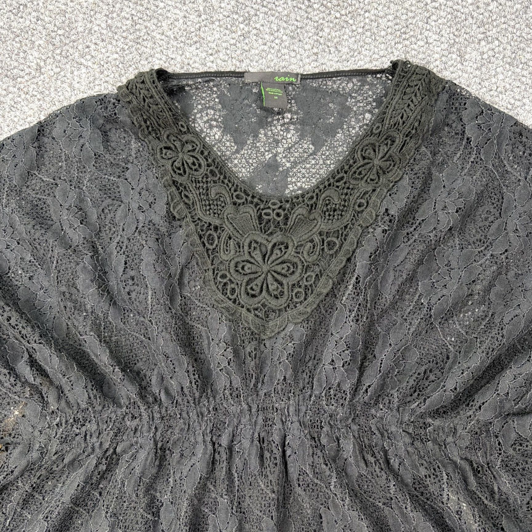 Rains Rain Top Womens Medium Black Crochet Lace Boho Peasant Blouse Tunic Coverup Kimono Sleeve V-Neck Short Sleeve Floral Lightweight Womens Blouse Size M / US 6-8 / IT 42-44 - 2 Thumbnail