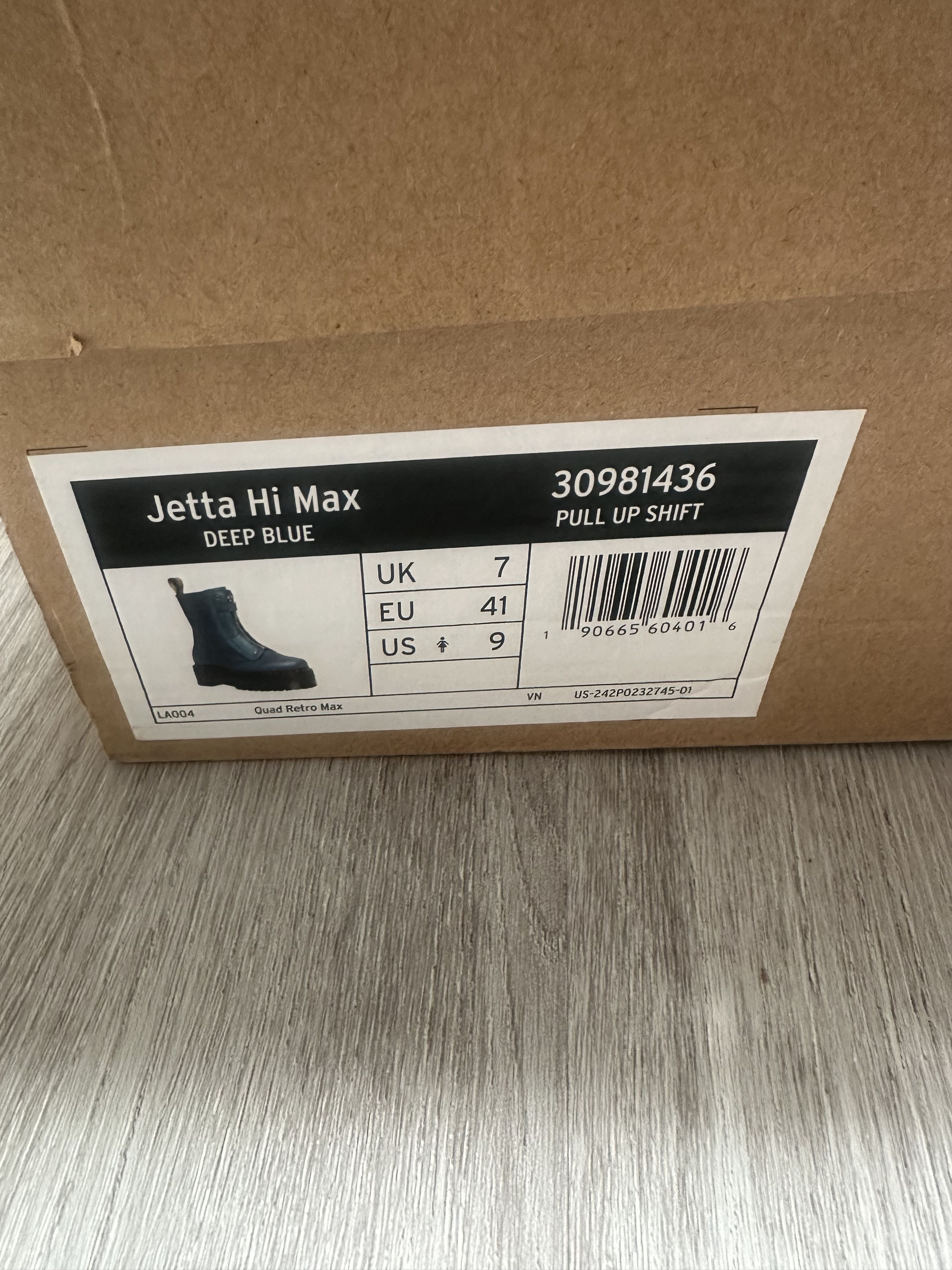 Dr. Martens Dr. Martens Jetta Hi Max Size US 9 / EU 42 - 6 Thumbnail