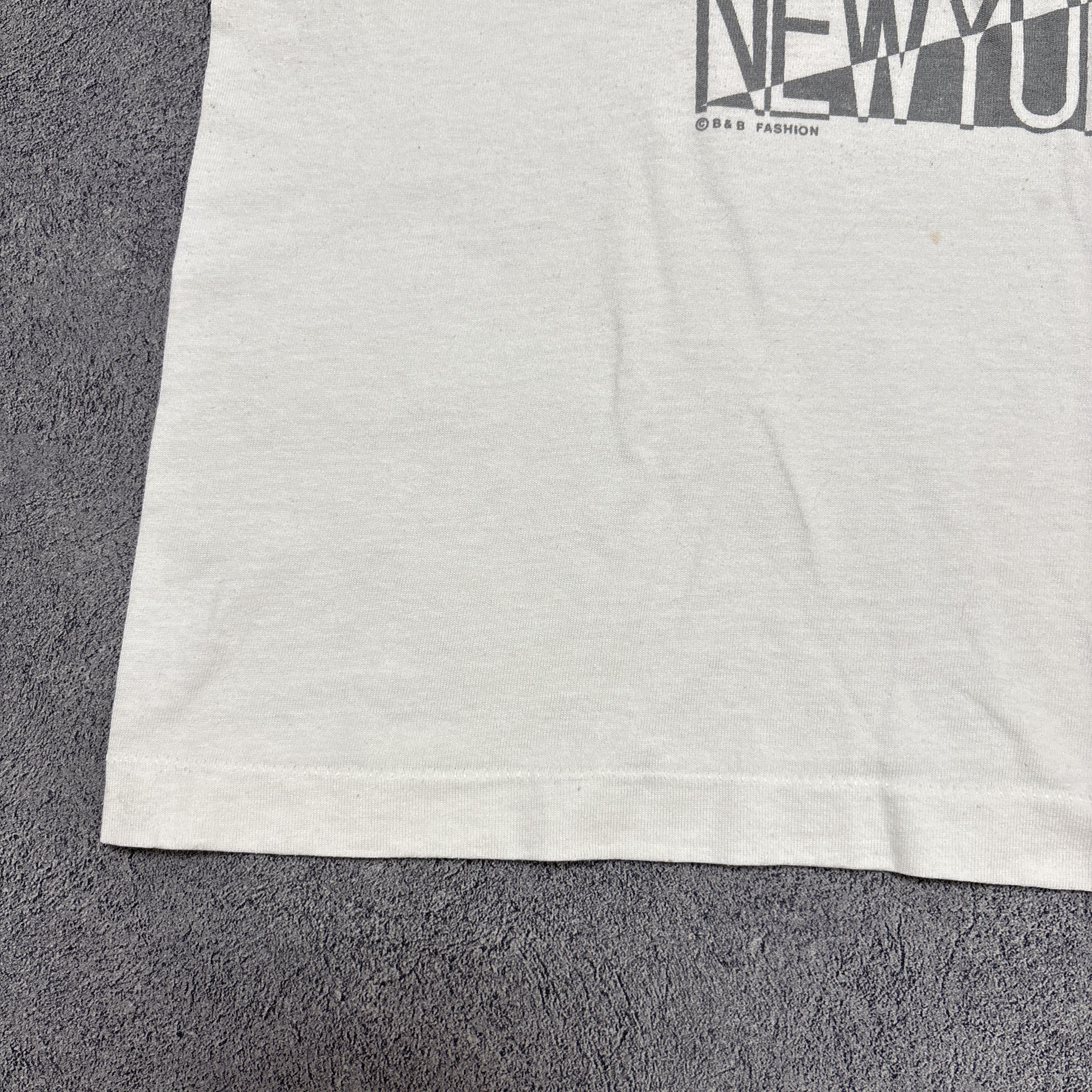 Vintage Vintage New York City Shirt NYC 90s Single Stitch Art Tee Size US XL / EU 56 / 4 - 8 Thumbnail
