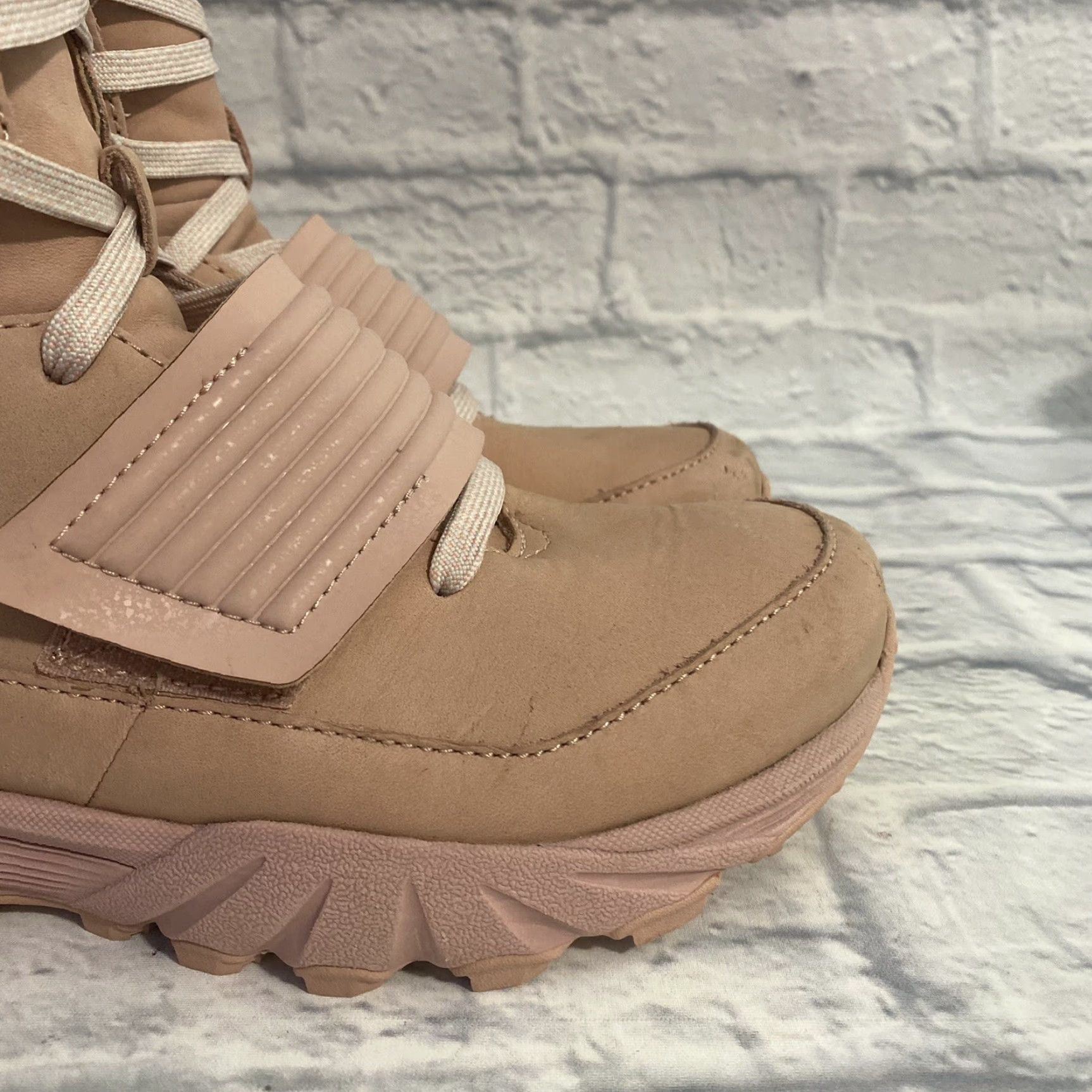 The North Face The North Face Raedonda Sneaker Mid Boot Misty Rose Pink Women's Size 6.5 EUC Size US 7 / IT 37 - 4 Thumbnail