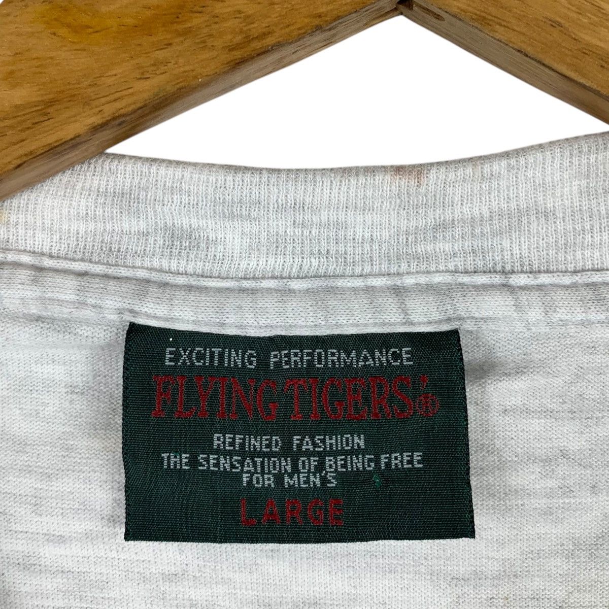 Vintage Vintage FLYING TIGERS Hawaiian ClubSurfboard BigLogo T-Shirt Size US L / EU 52-54 / 3 - 6 Thumbnail