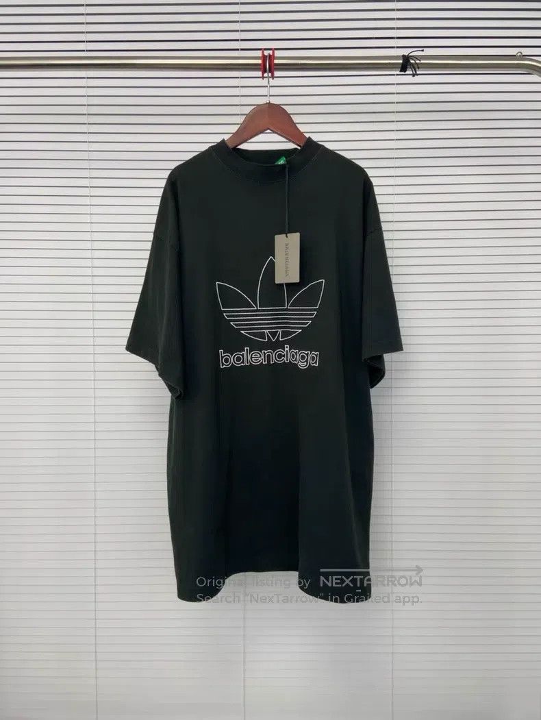 Balenciaga Balenciaga Logo letter embroidery round neck short-sleeve Size US S / EU 44-46 / 1 - 1 Thumbnail
