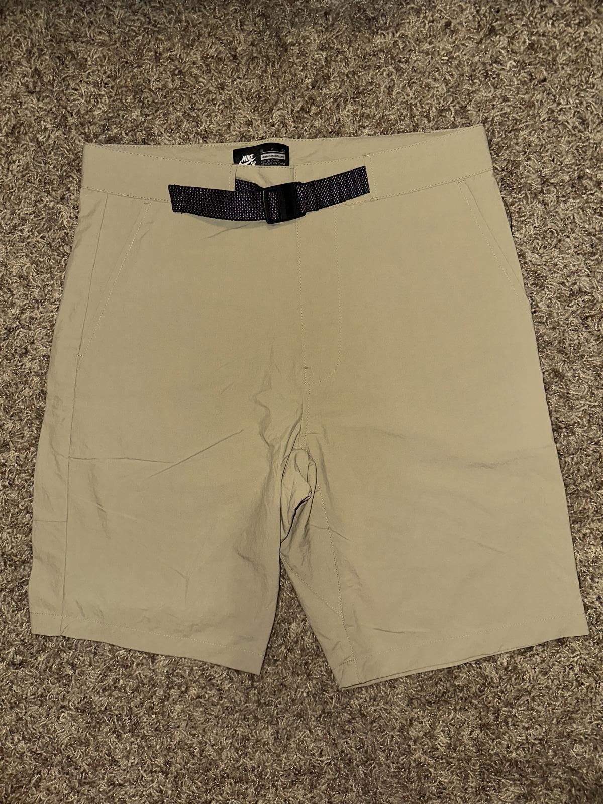 Nike Nike Men’s SB Everett Woven Skateboarding Short Size US 28 / EU 44 - 1 Thumbnail