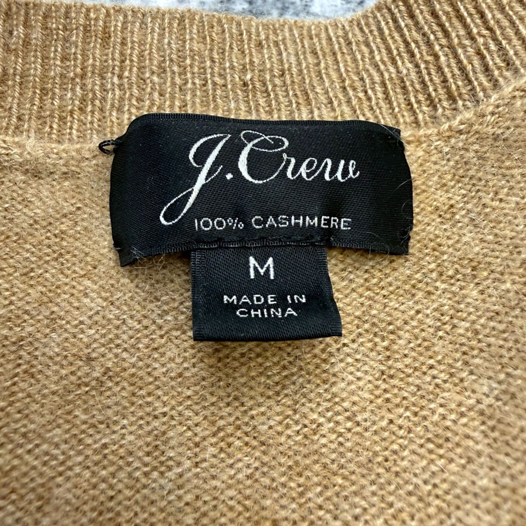 J.Crew J.CREW Sweater Womens Medium Cashmere V-Neck Lightweight Camel Brown Pullover Knit Modern Minimal Comfort Size M / US 6-8 / IT 42-44 - 5 Thumbnail
