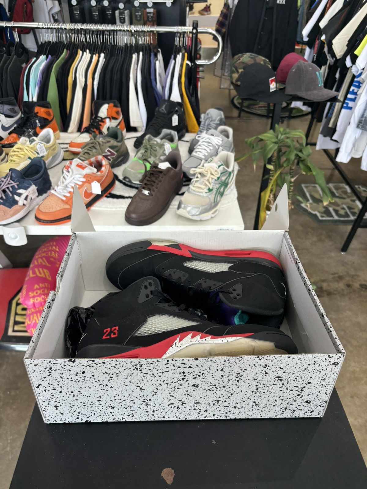 Jordan Brand Air Jordan 5 Top 3 Sz. 9.5 (2020) Size US 9.5 / EU 42-43 - 10 Thumbnail