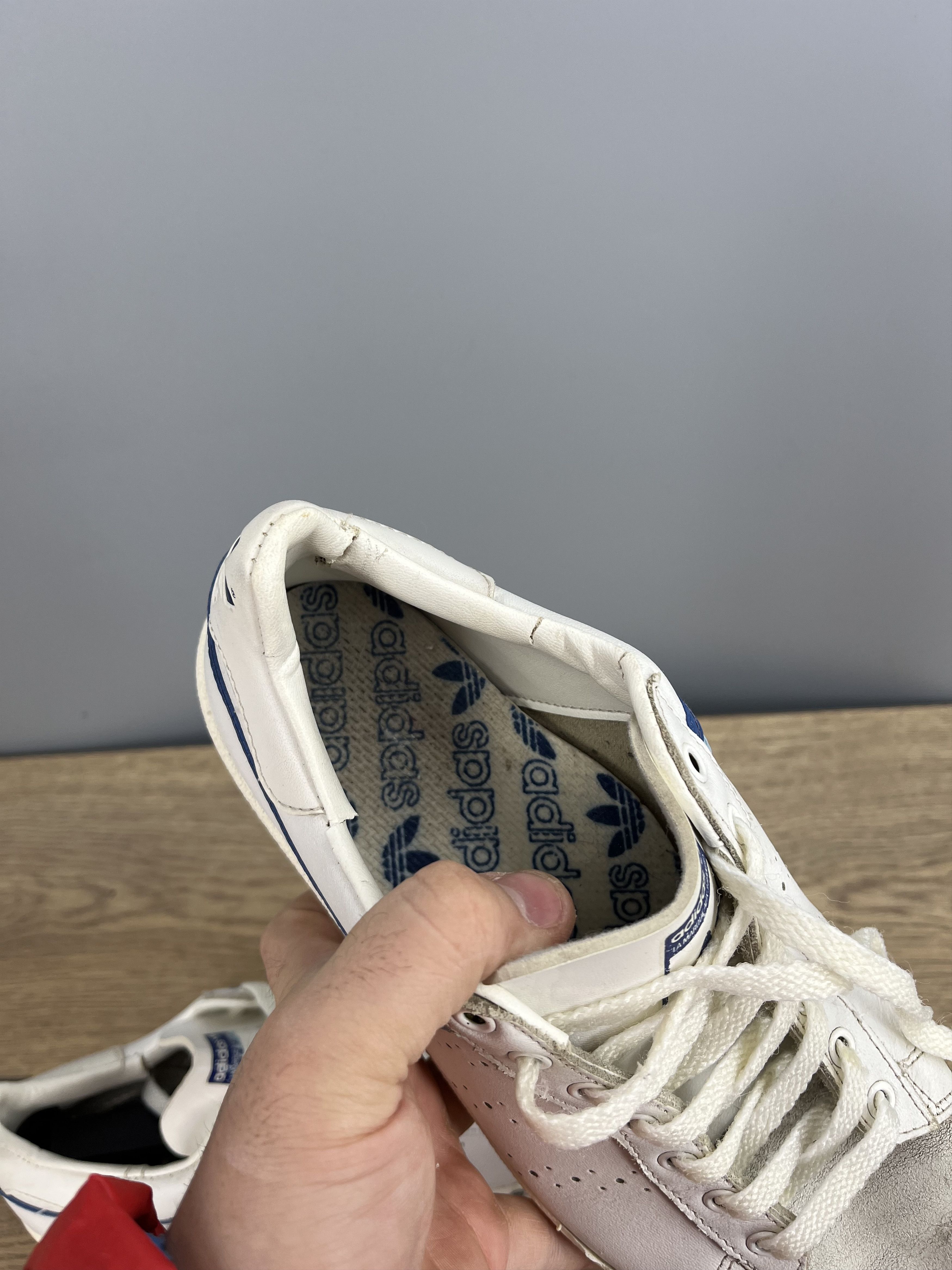 Adidas Vintage adidas Originals Made in Italy White/Blue Leather Size US 7 / EU 40 - 16 Thumbnail