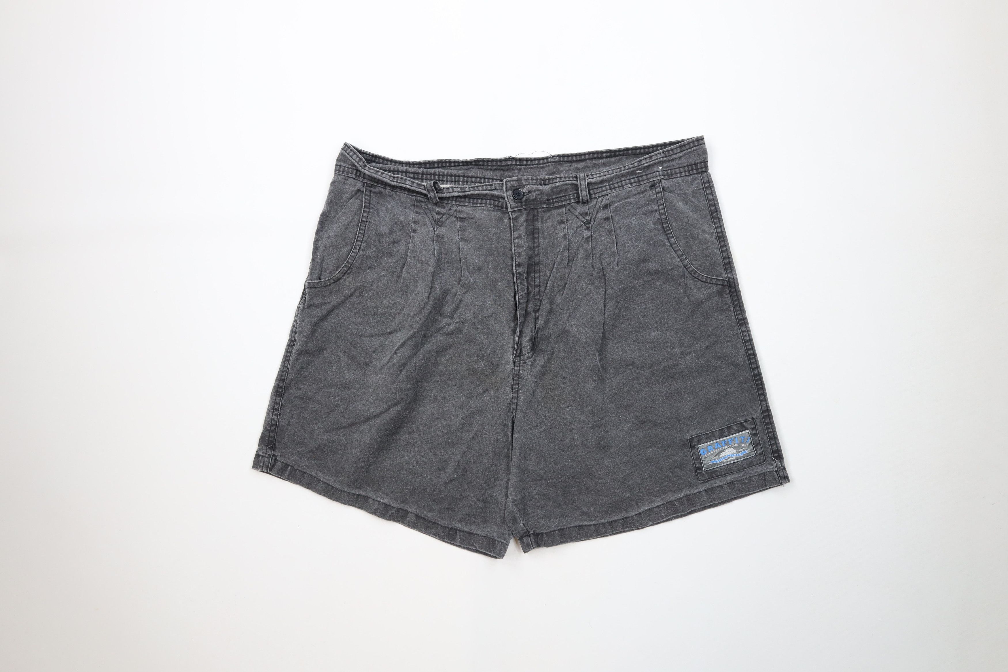 Vintage Vintage 90s Streetwear Stonewash Knee Pleated Shorts Black Size US 36 / EU 52 - 1 Thumbnail
