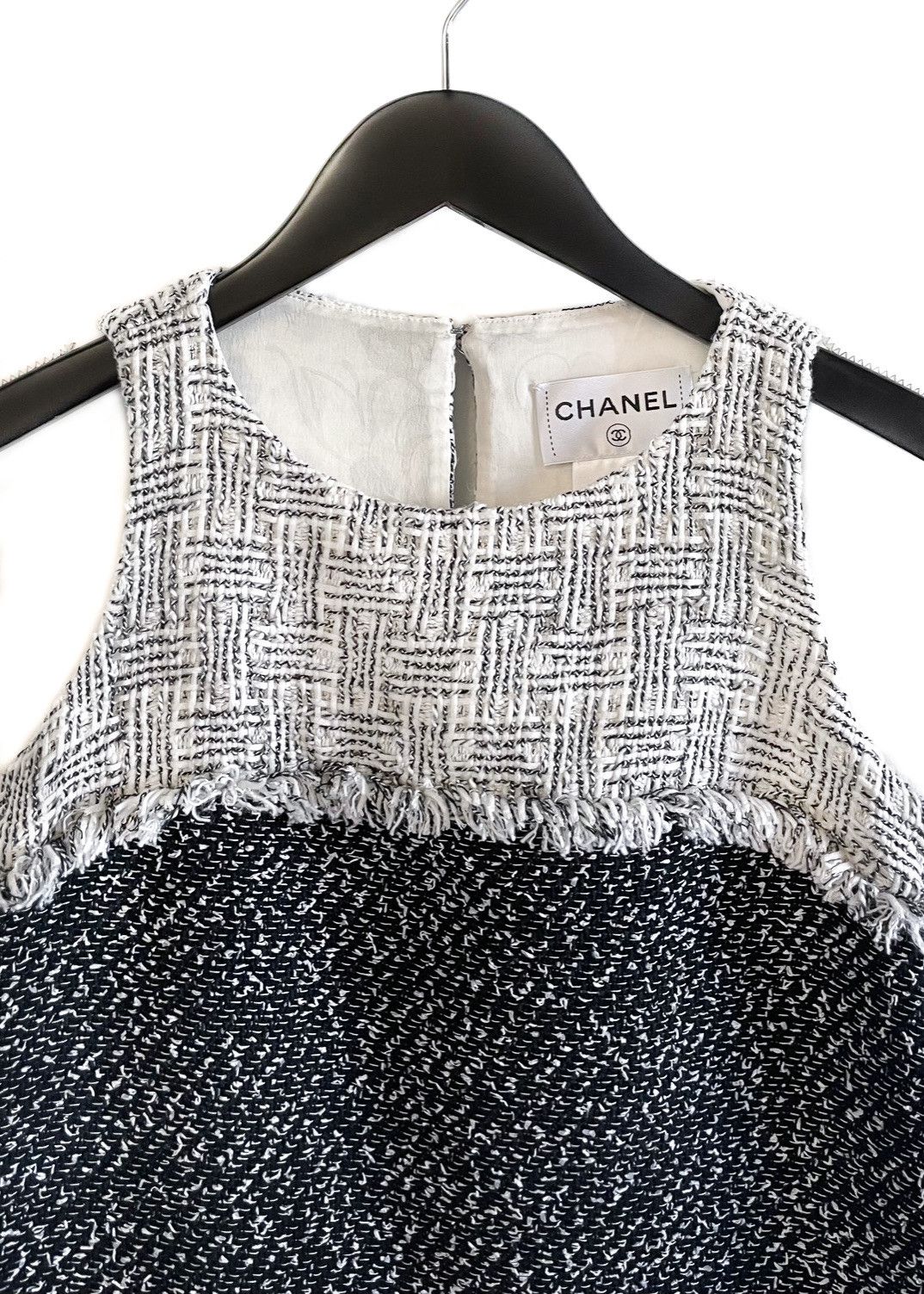 Chanel Chanel 2014 Black Ivory Tweed Combo Sleeveless Shift Dress Size XS / US 0-2 / IT 36-38 - 2 Thumbnail