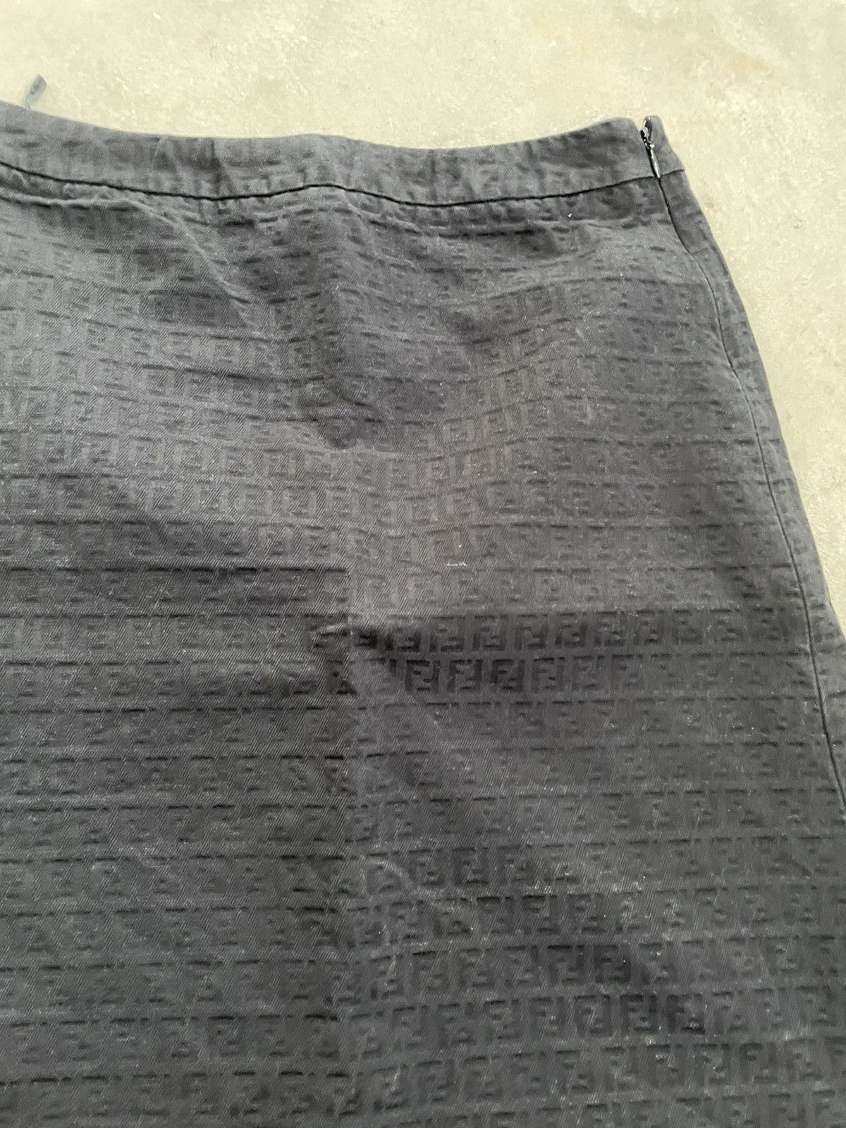 Fendi FENDI ZUCCA MID SKIRT Size 28" / US 6 / IT 42 - 2 Thumbnail