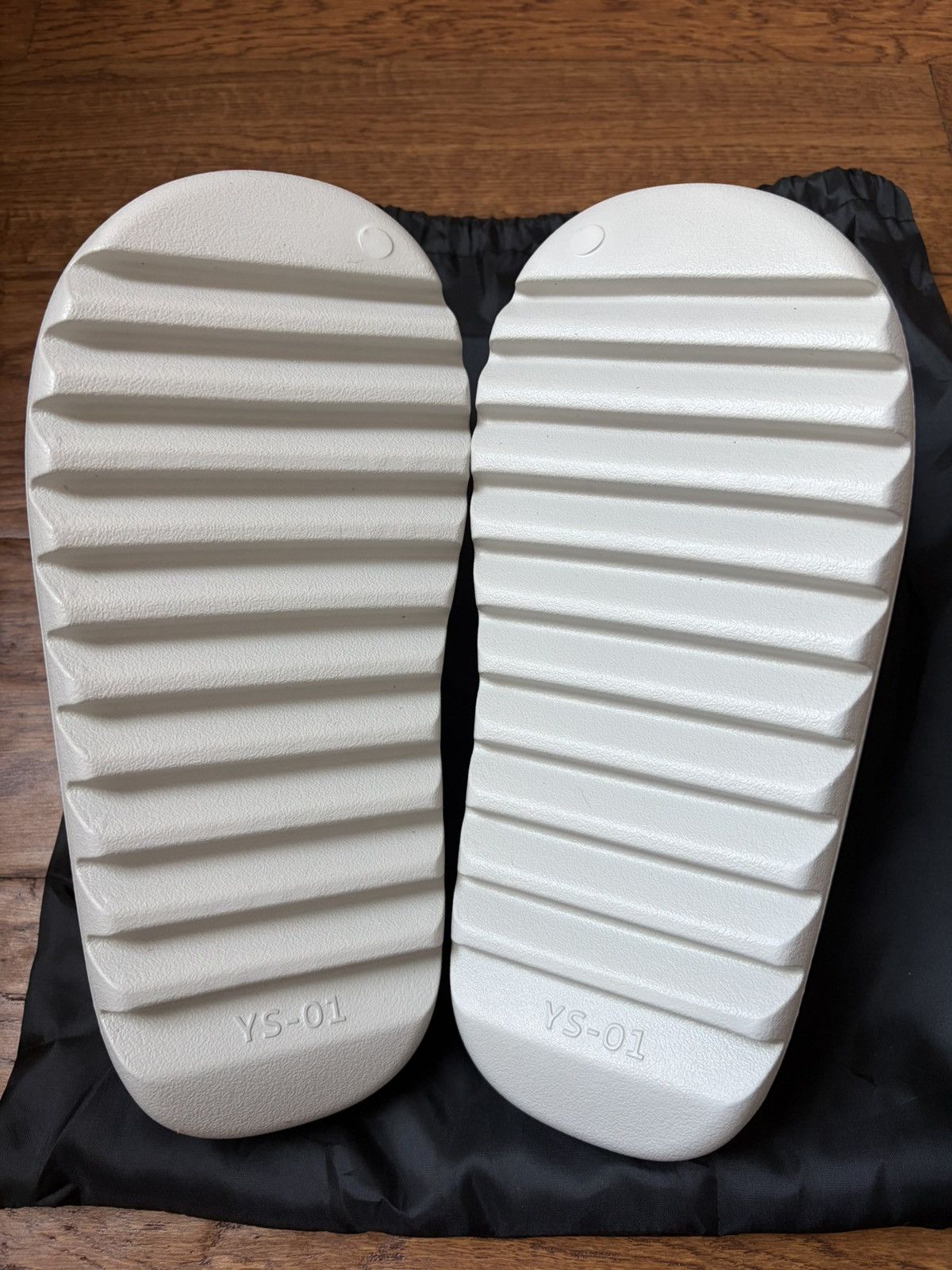 Yeezy YS-01 Cream Slides Size US 8 / EU 41 - 6 Thumbnail