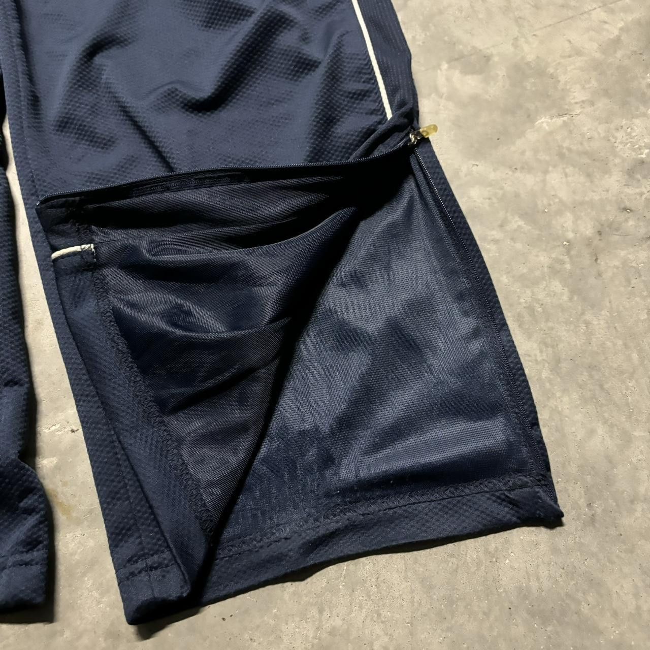 Japanese Brand × Vintage Crazy Vintage Y2K/2000s Baggy Navy Blue Striped Skater Drill Essential Track Pants! Size US 32 / EU 48 - 5 Thumbnail