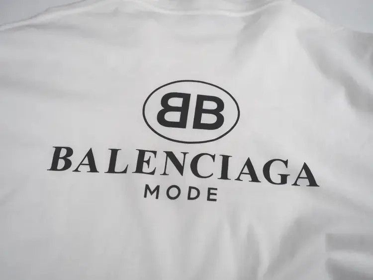 Balenciaga Balenciaga 18SS Back Logo Unevenness Tee Size US S / EU 44-46 / 1 - 2 Thumbnail
