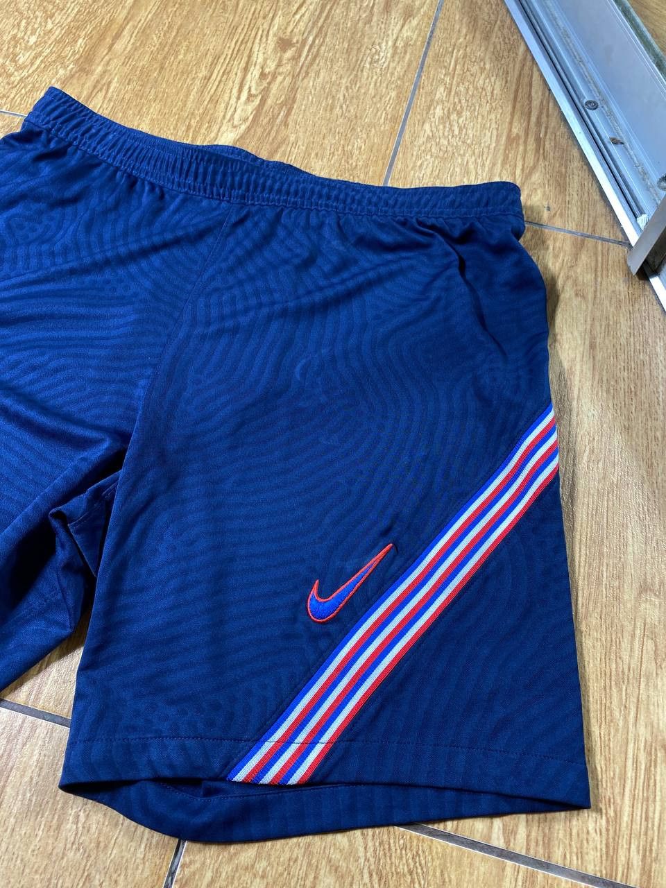 Nike × Vintage Vintage Nike Mens Shorts Size US 34 / EU 50 - 4 Thumbnail