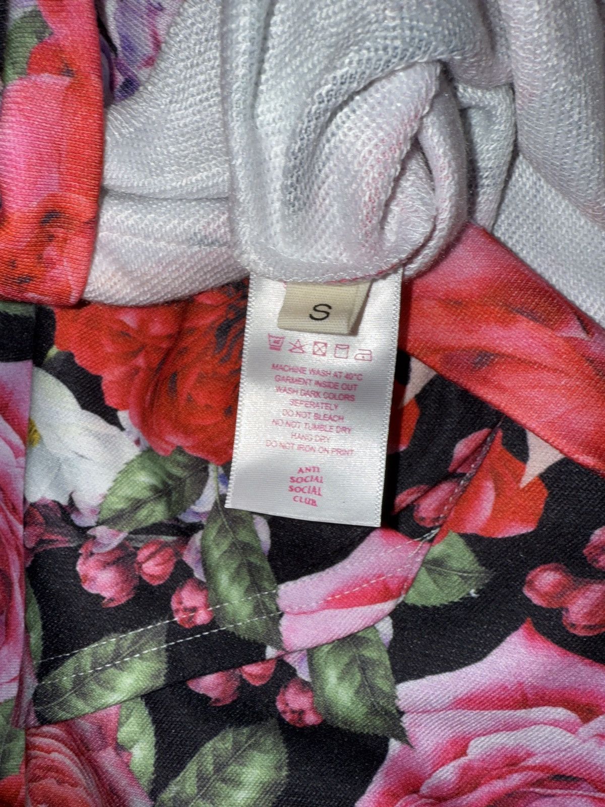 Anti Social Social Club Anti Social Social Club Guard Down Floral Hoodie Size US S / EU 44-46 / 1 - 4 Thumbnail