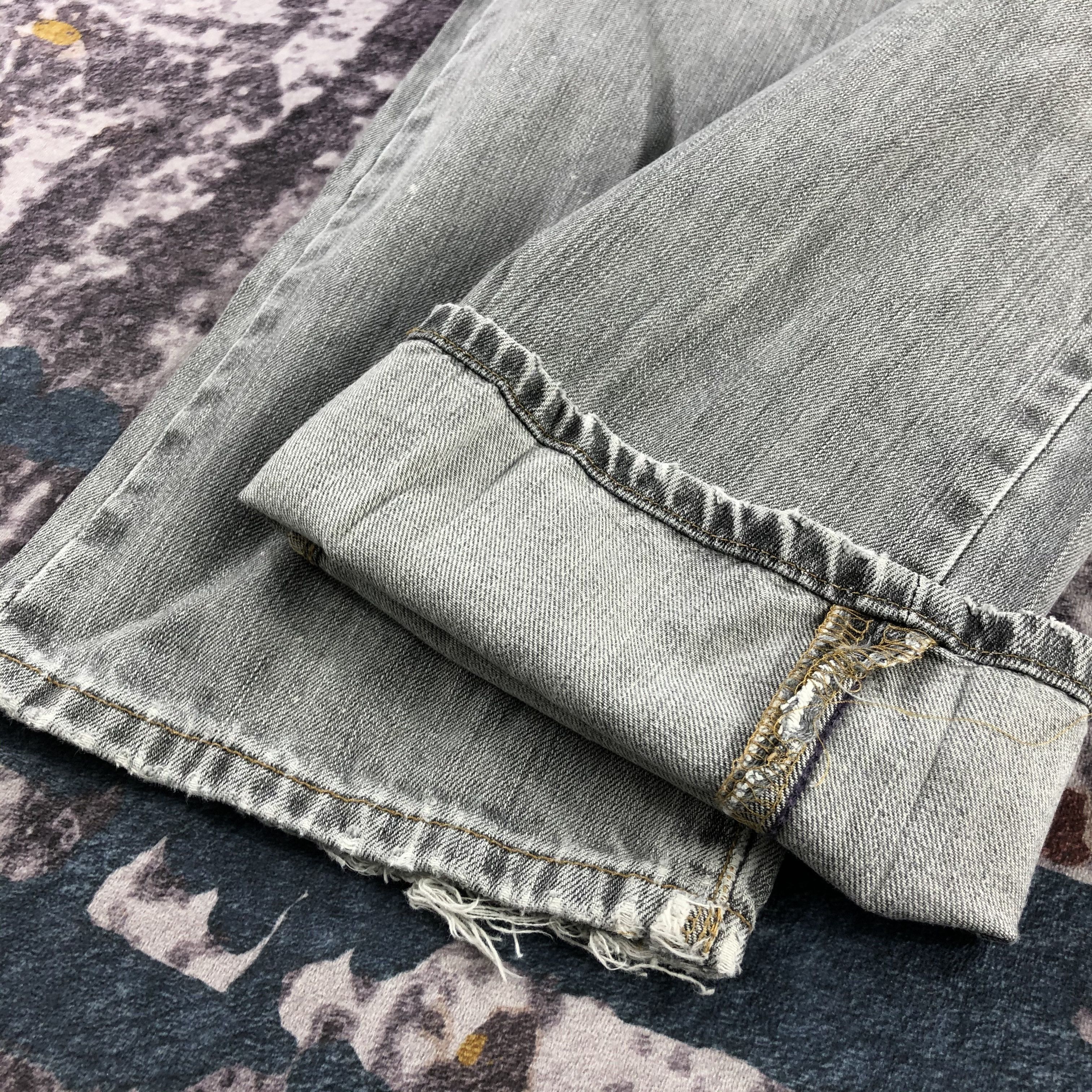 Levi's Vintage Levis 501 Jeans-JM3038 Size US 35 - 9 Thumbnail