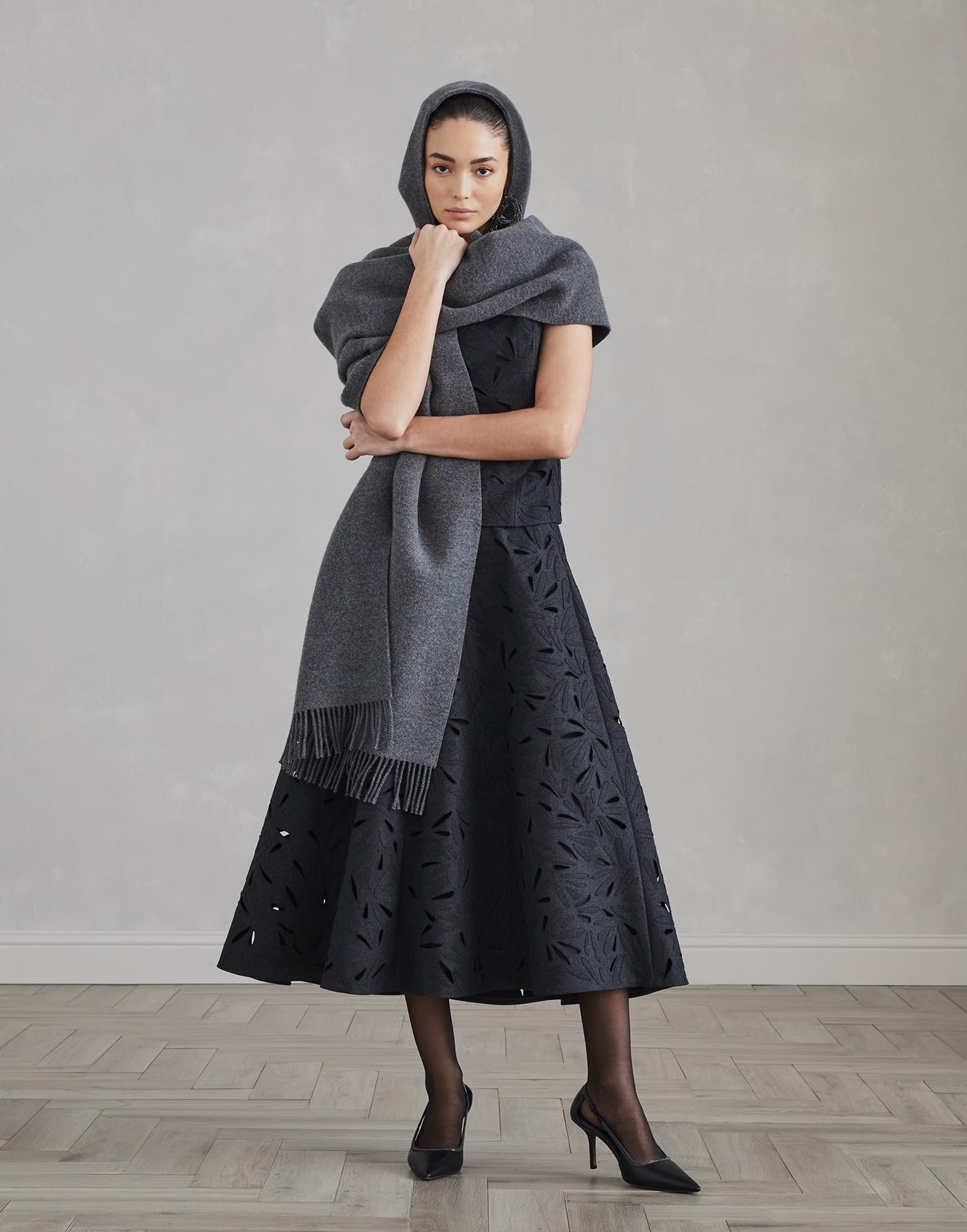 Brunello Cucinelli o1la1rc1a1025 Skirt in Navy Size 27" / US 4 / IT 40 - 4 Thumbnail