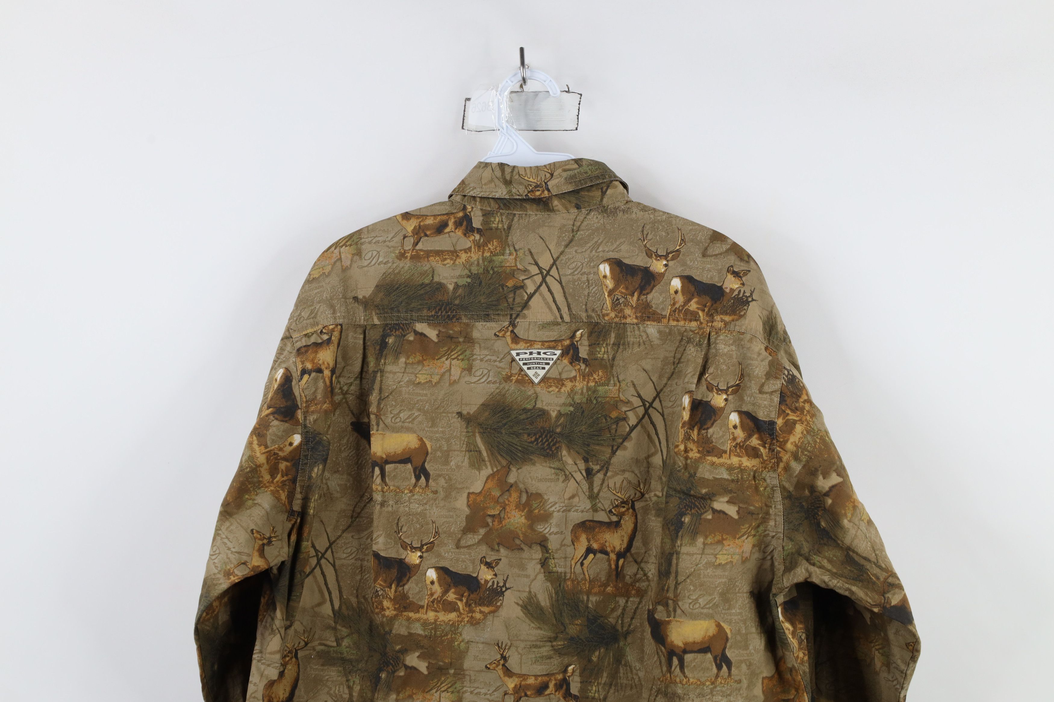 Columbia × Vintage Vintage Columbia Deer Buck All Over Print Button Down Shirt Size US M / EU 48-50 / 2 - 12 Thumbnail