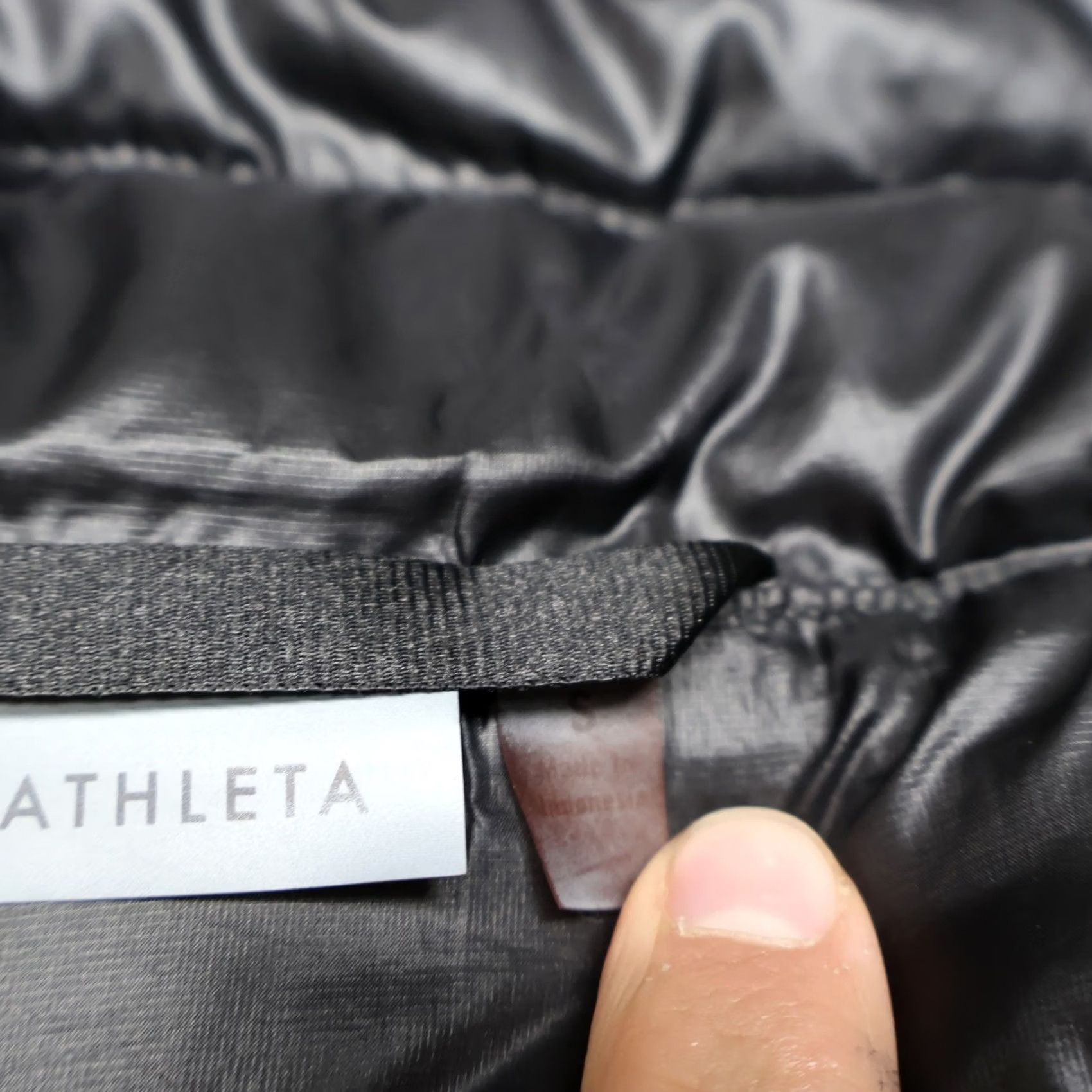 Athleta Athleta Down Vest Womens Small Black Stratus Puff Insulated Full Zip Quilted Vest Size S / US 4 / IT 40 - 6 Thumbnail