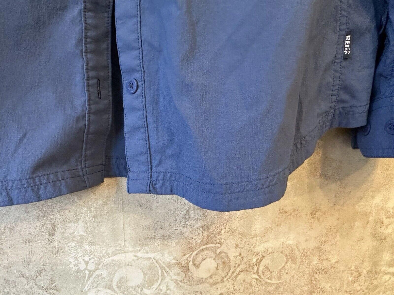 Rei Rei Shirt Women's Medium Blue Button Down Outdoor Size M / US 6-8 / IT 42-44 - 5 Thumbnail