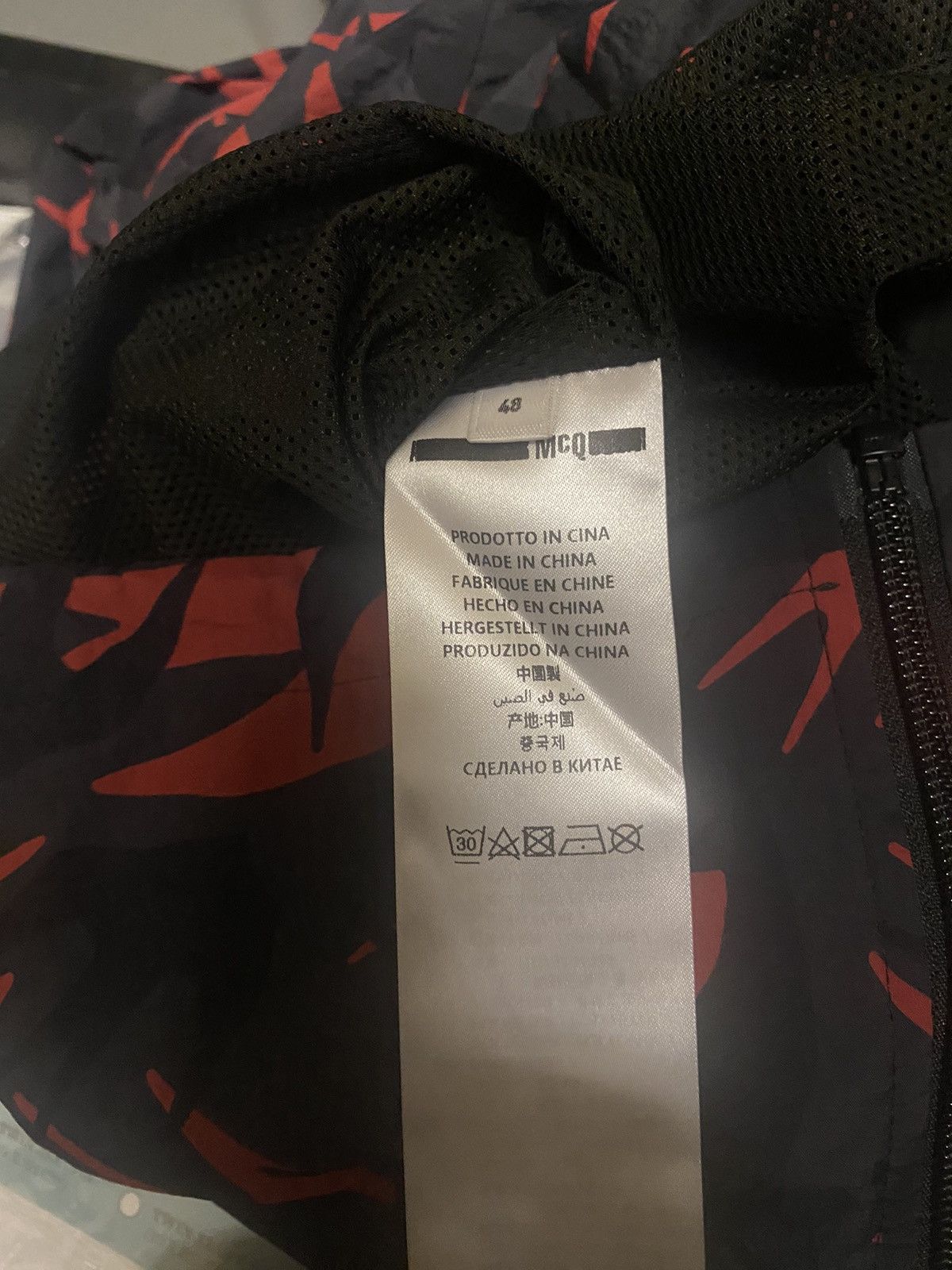 Alexander McQueen Alexander McQueen Red & Black Swallow Parka Jacket Hoodie Size US L / EU 52-54 / 3 - 7 Thumbnail