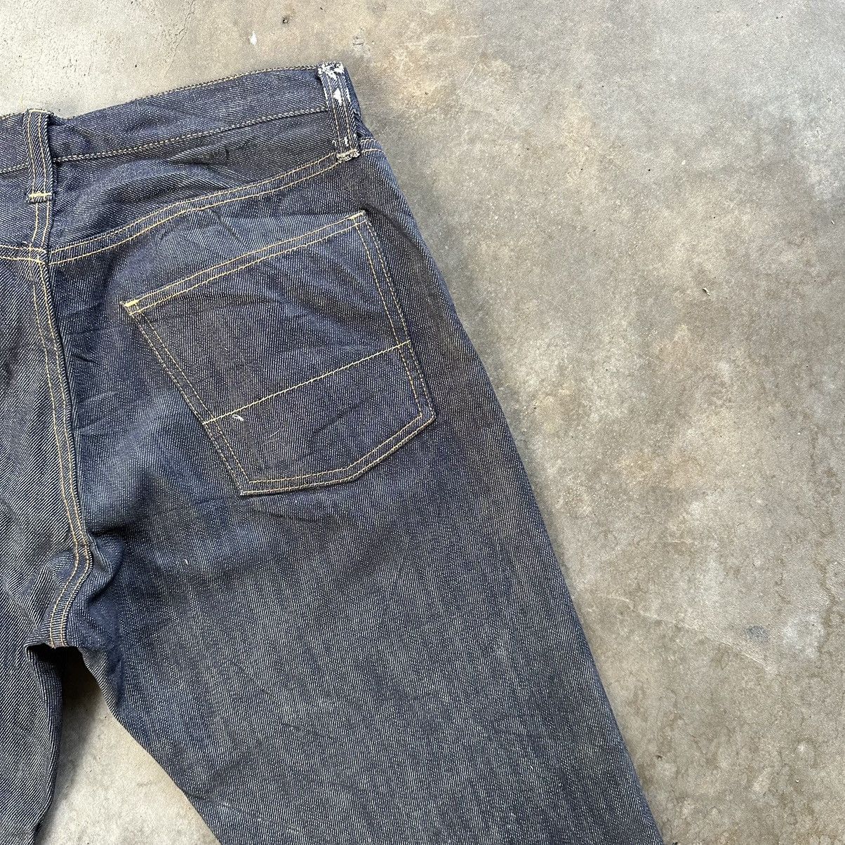 Japanese Brand Vintage Japanese Distressed Jean Faded Denim Pant W30 Size US 30 / EU 46 - 13 Thumbnail