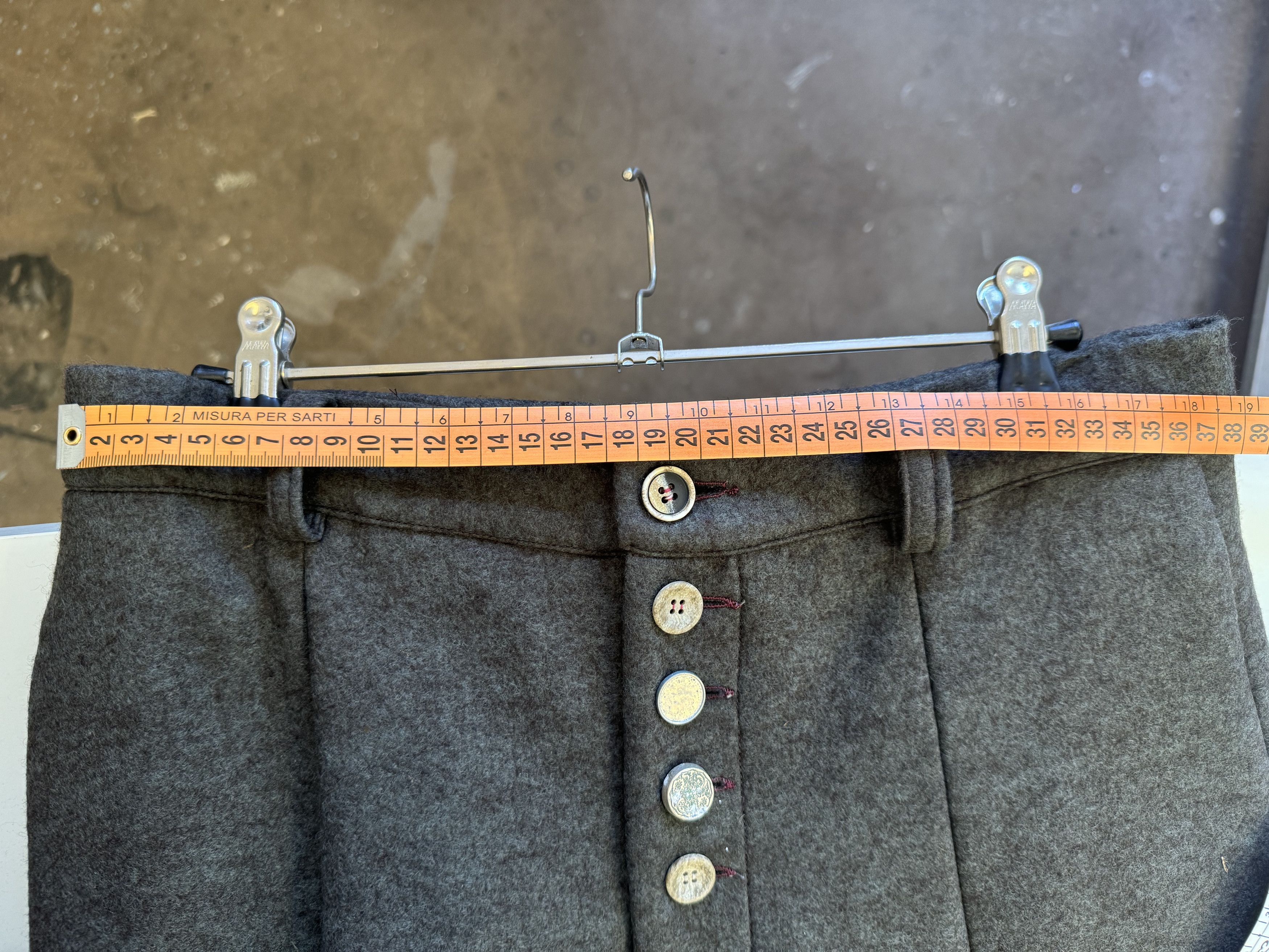 Mavranyma Long wool skirt Size 30" / US 8 / IT 44 - 9 Thumbnail