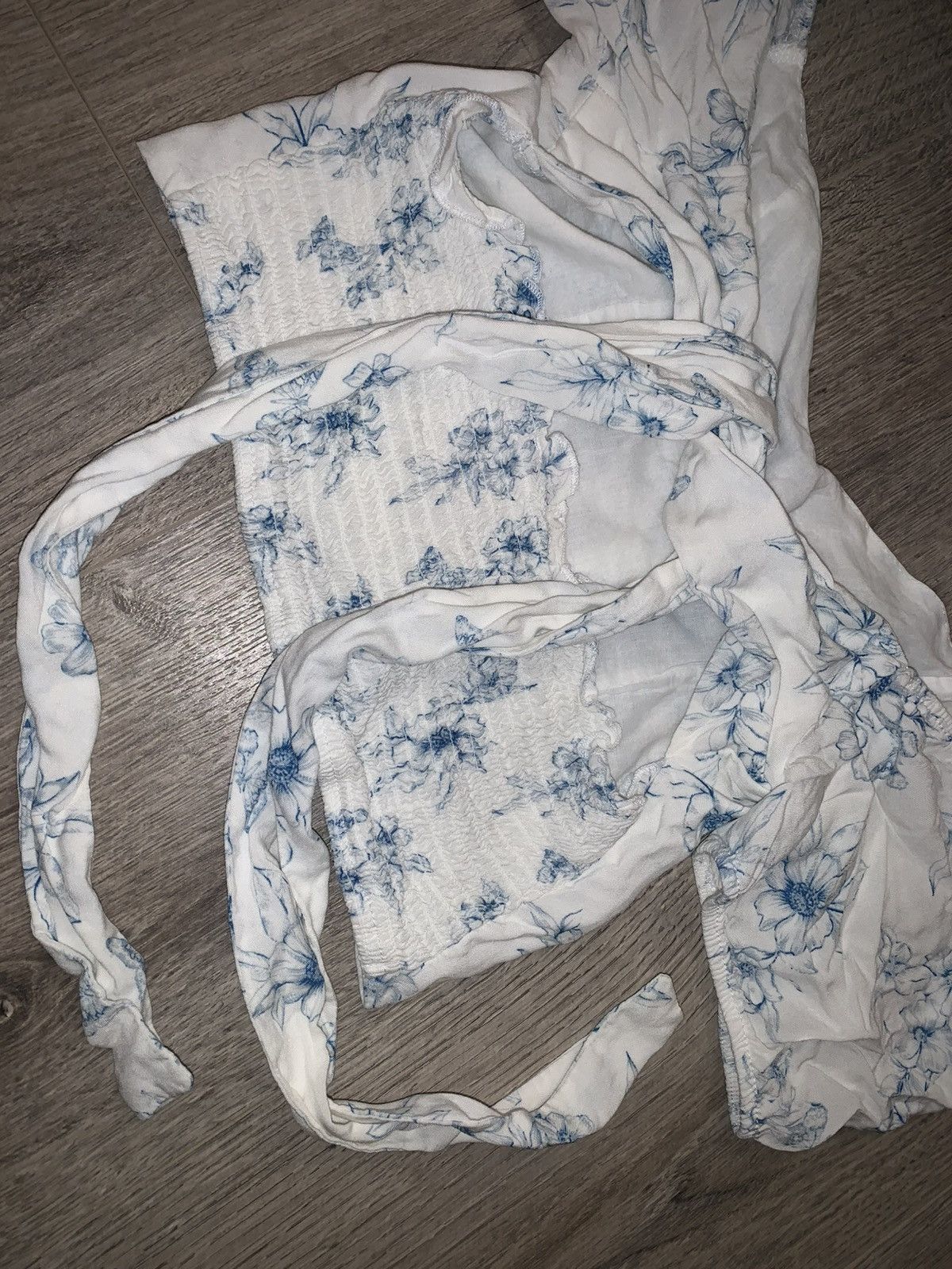 Pacsun Lottie Moss White Blouse/Blue Flowers Small Size S / US 4 / IT 40 - 4 Thumbnail