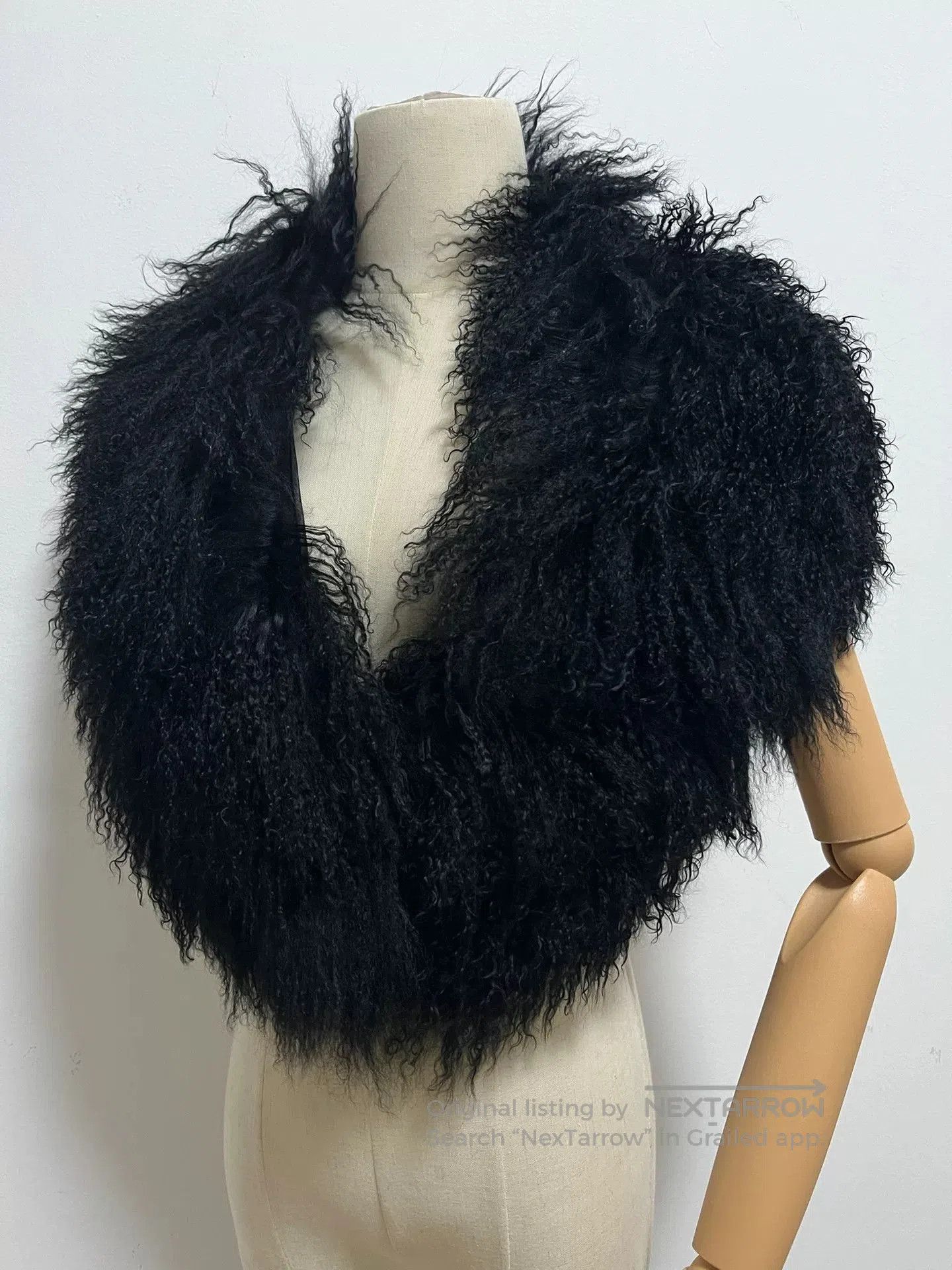 Alice Auaa Black Fur Collar Accessory.