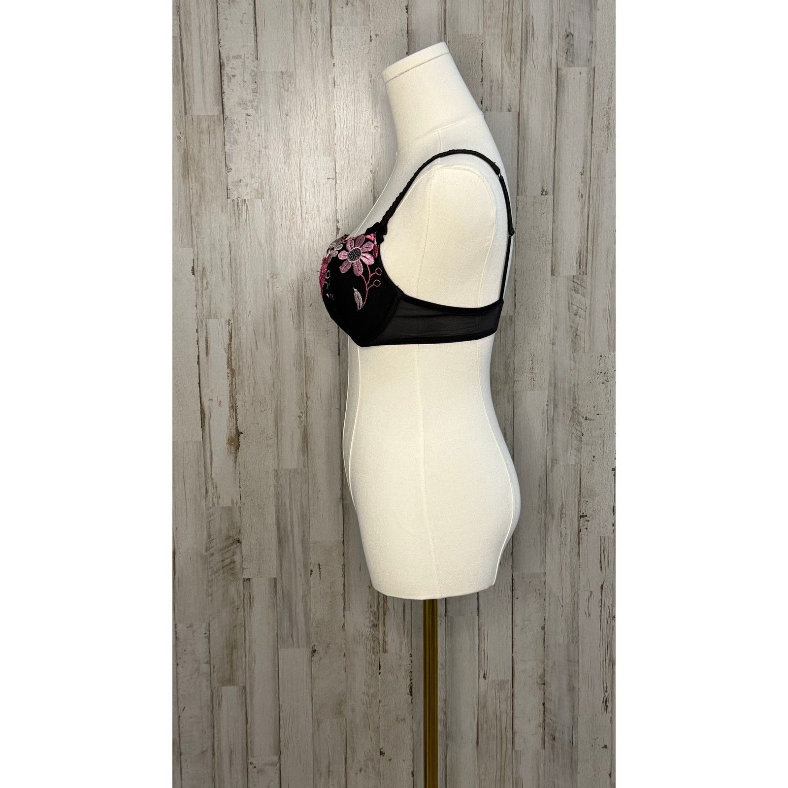 Victoria's Secret Victoria's Secret Women's Black Floral Push-Up Bra Size 36B Size ONE SIZE - 4 Thumbnail
