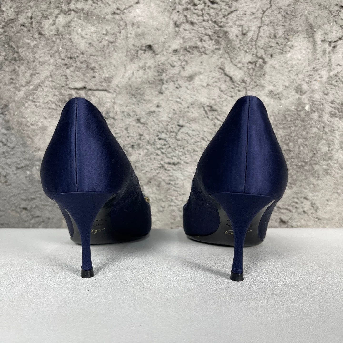 Roger Vivier Roger Vivier RV Crystal Buckle Pumps 36.5 Size US 6 / IT 36 - 4 Thumbnail