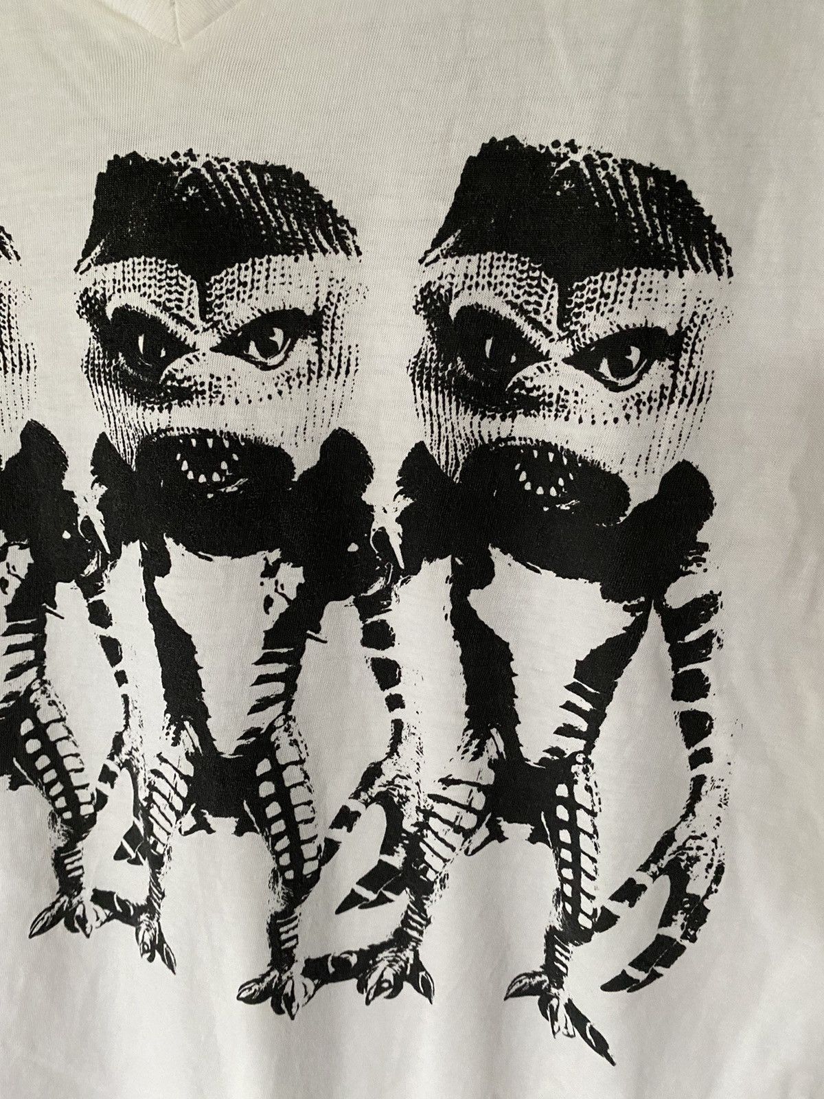 OVER THE STRiPES 2000s Over the stripe X loveless tee Size US S / EU 44-46 / 1 - 7 Thumbnail