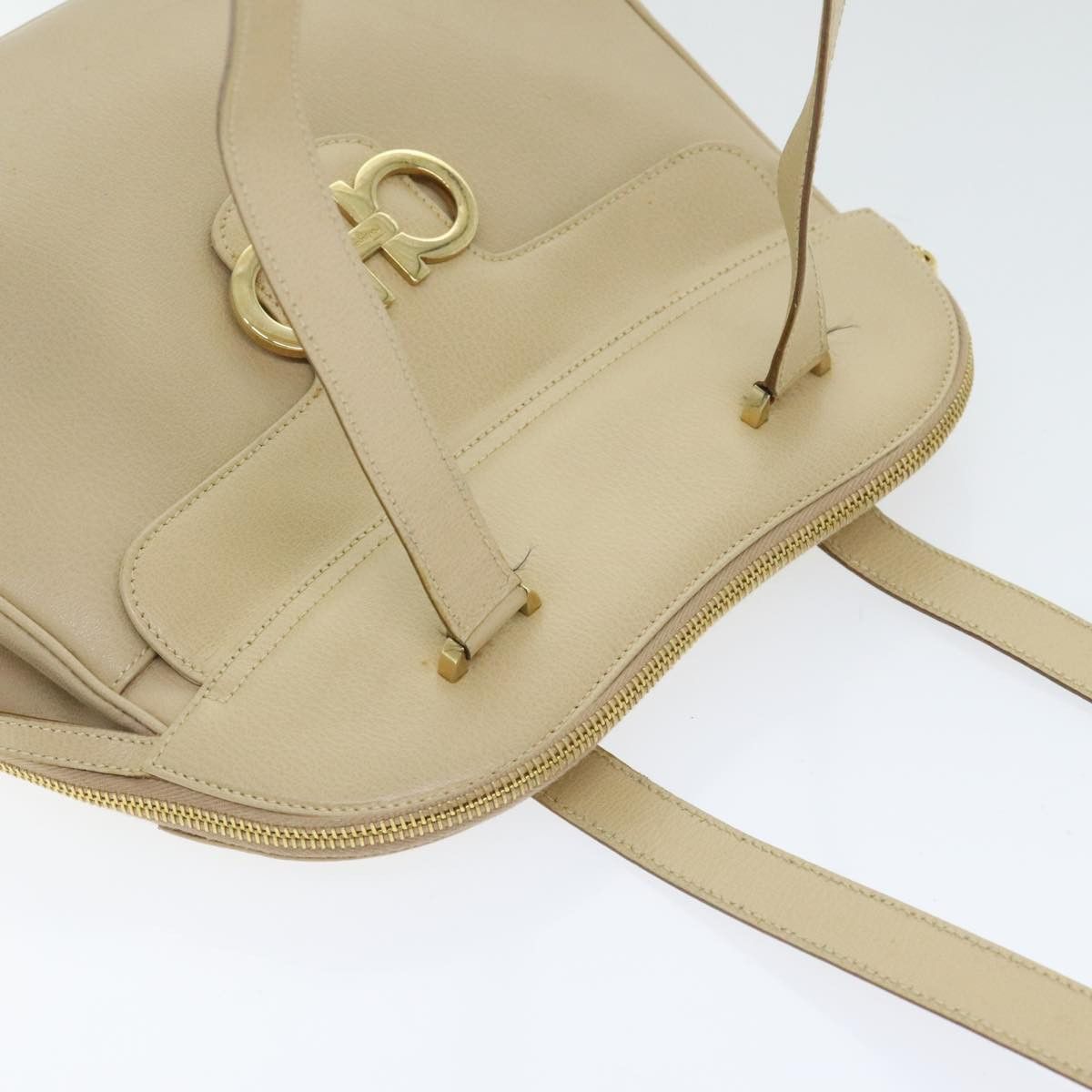 Salvatore Ferragamo Salvatore Ferragamo Gancini Shoulder Bag Leather Beige Gold Size ONE SIZE - 6 Thumbnail
