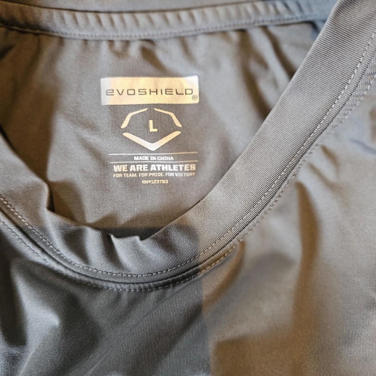 Designer Men's Evo Shield Baseball Heart Shield Grey Shirt Size US L / EU 52-54 / 3 - 3 Thumbnail