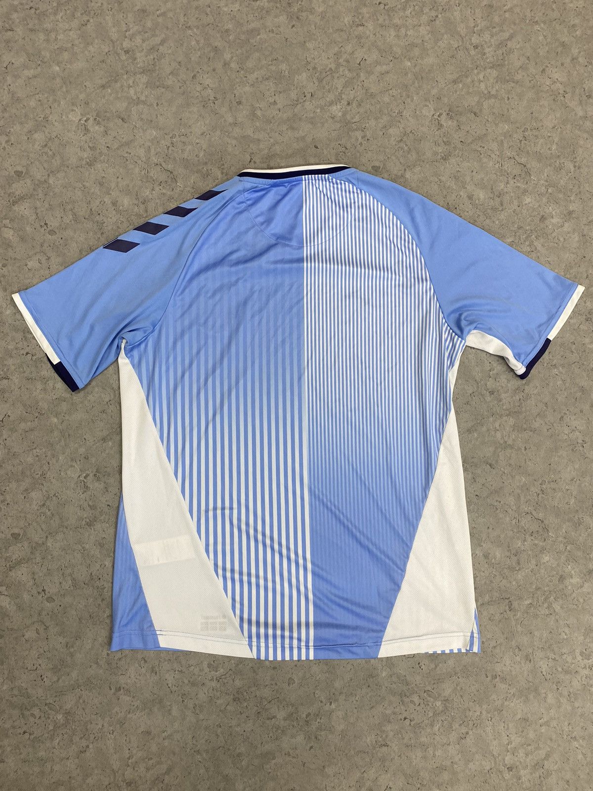 Hummel Hummel Coventry City Home Shirt 2019/2020 Championship Size US L / EU 52-54 / 3 - 11 Thumbnail