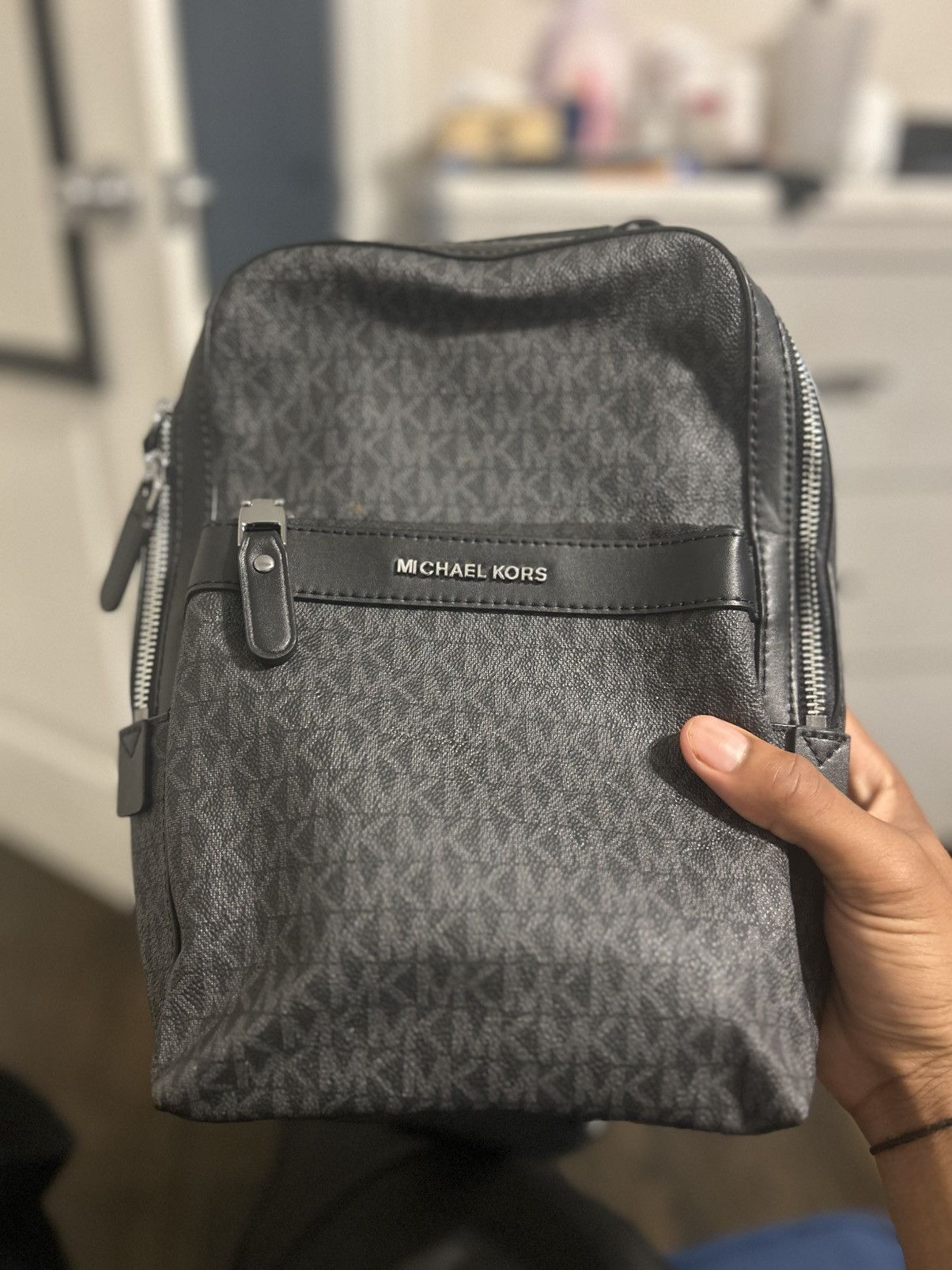 Michael Kors Hudson Logo Sling Pak Size ONE SIZE - 1 Thumbnail