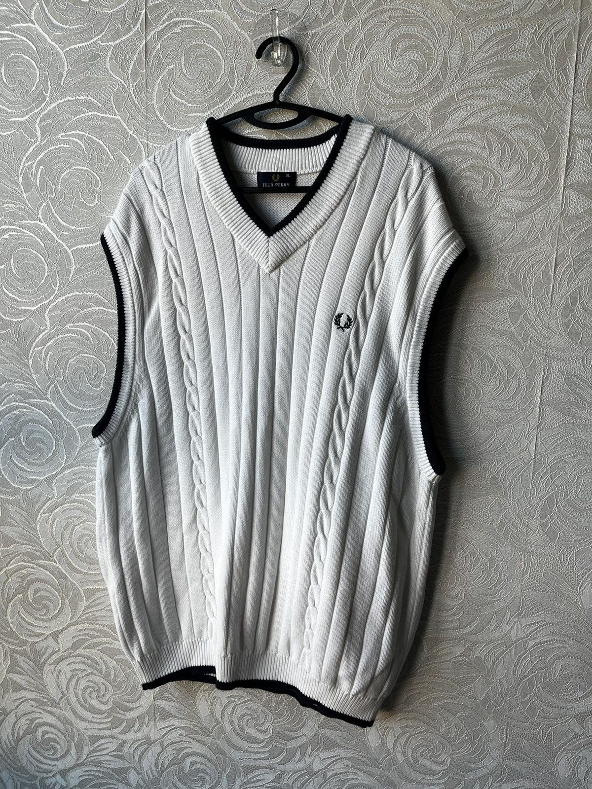 Fred Perry Vintage Fred Perry Knit Sweater Vest Casual Old Money Size US XL / EU 56 / 4 - 2 Thumbnail