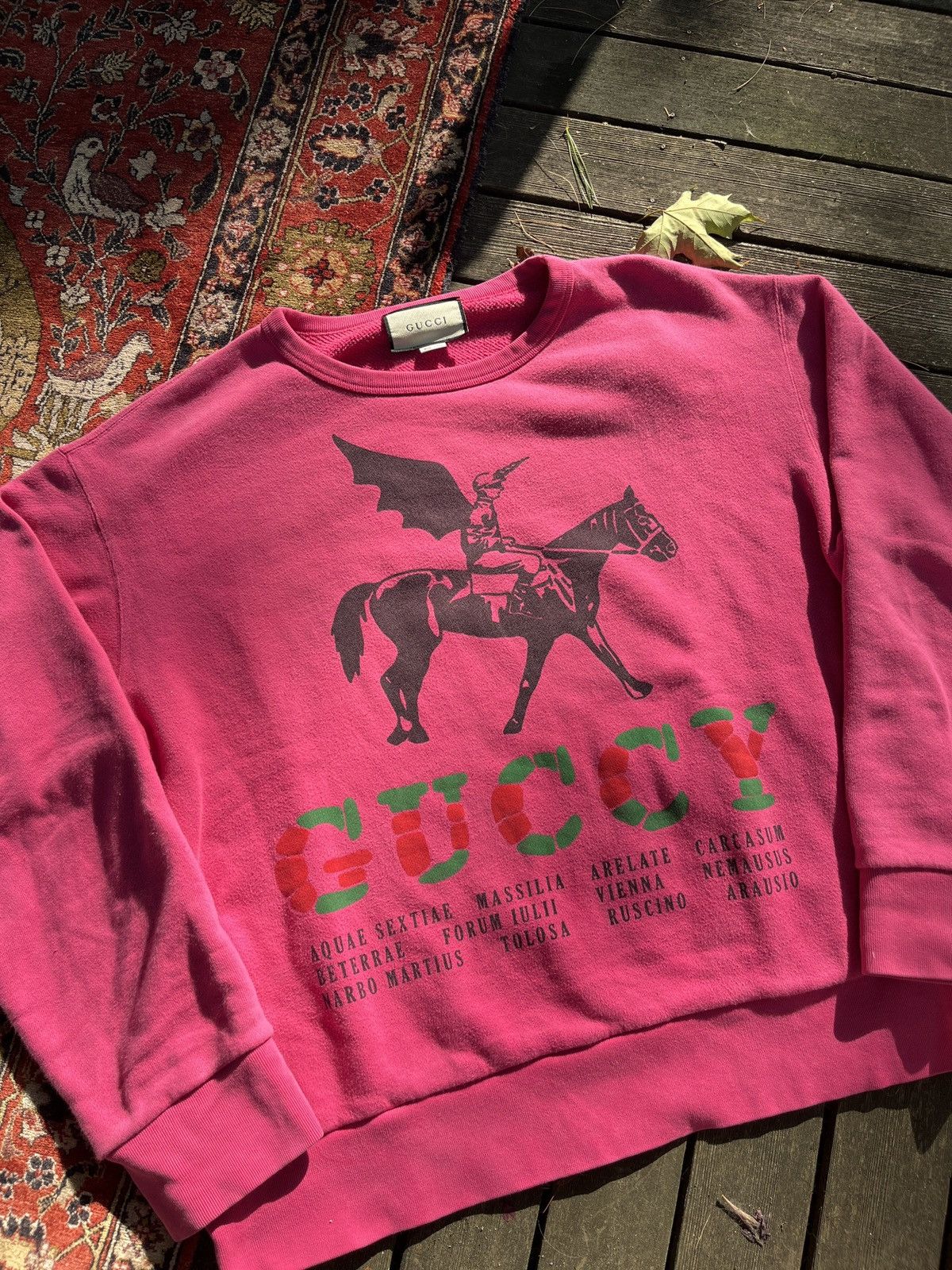 Gucci Gucci “guccy” logo Winged Jockey pink crewneck/sweater Size US XL / EU 56 / 4 - 2 Thumbnail