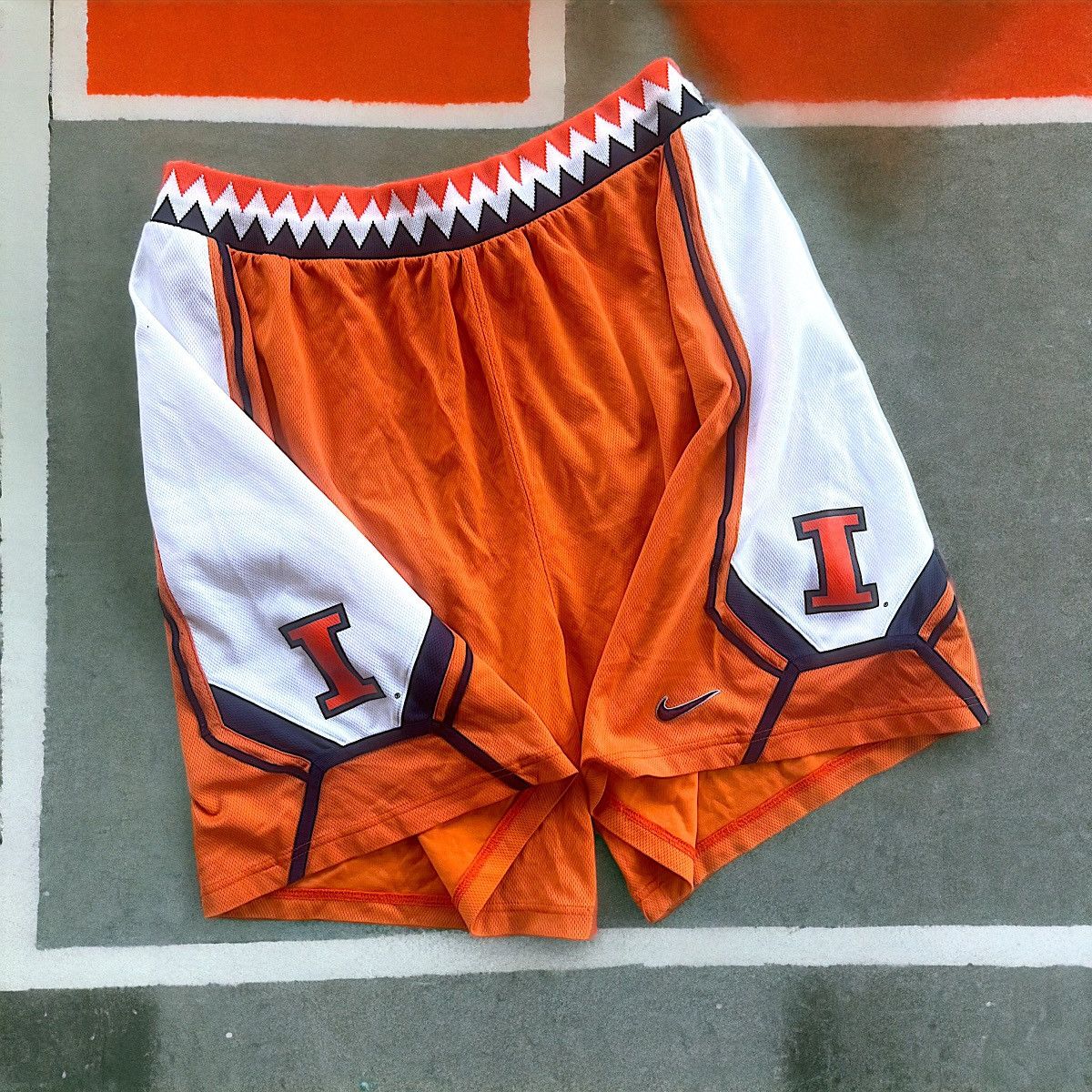 Nike 🦈2007🦈 NIKE UNIVERSITY OF ILLINOIS BASKETBALL SHORTS VINTAGE | Grailed