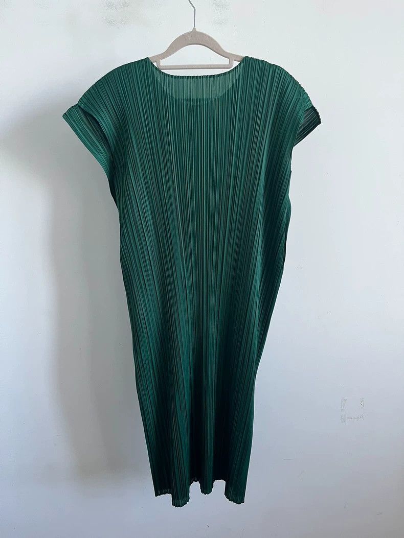 Issey Miyake Issey Miyake size:2 Green pleated dress Size S / US 4 / IT 40 - 2 Thumbnail