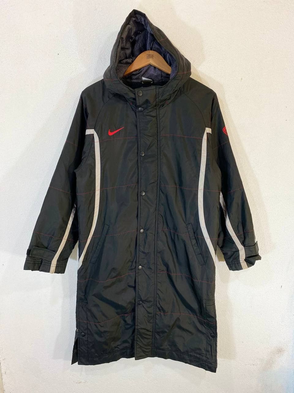 vintage nike nylon long jacket nice design