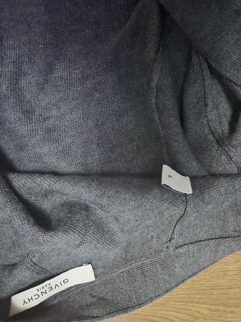 Givenchy Givenchy Cardigan sweater Size US M / EU 48-50 / 2 - 5 Thumbnail