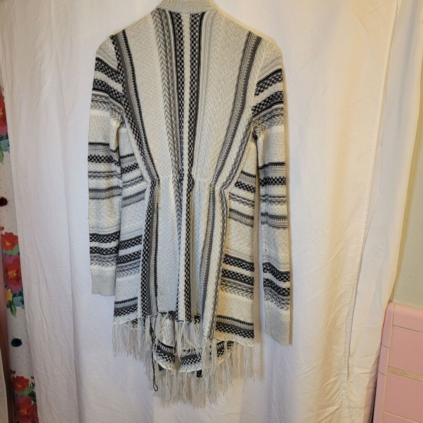 Other No Boundaries Knit Cardigan Sweater Grey and Black w/ Fringe Size M / US 6-8 / IT 42-44 - 7 Thumbnail